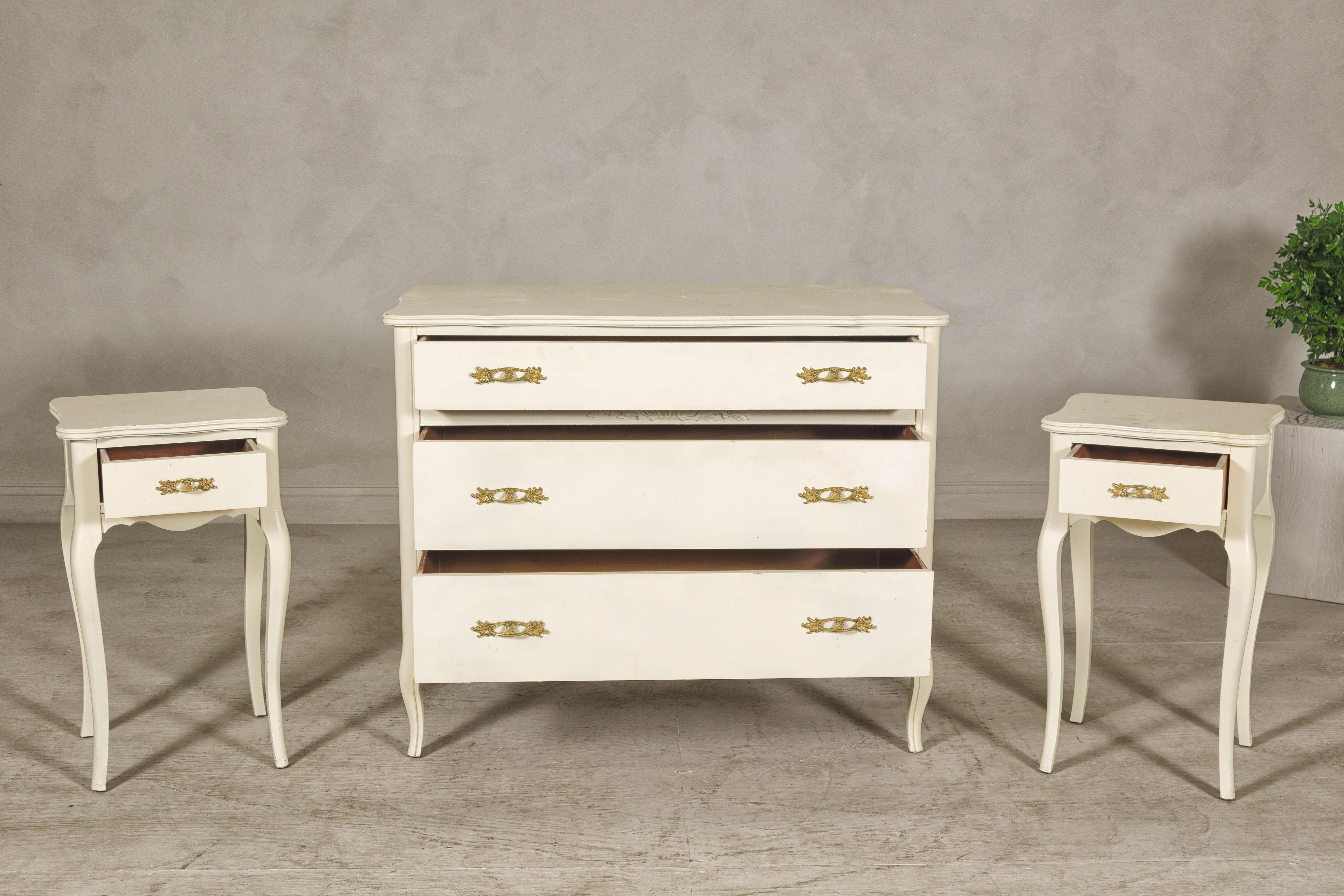 French Provincial Style West Michigan Company Cream Dresser and Nightstands Set For Sale 2