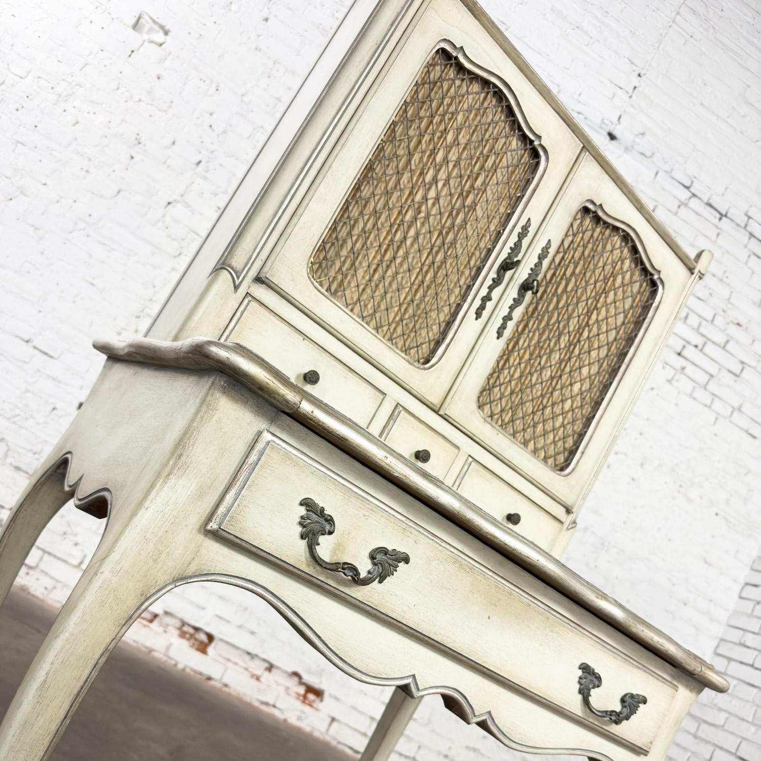 Französisch Provincial Vanity Sekretär oder Damen Schreibtisch w / gestört Antiquities Finish im Angebot 3