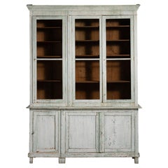 Vitrine im französischen Landhausstil, weißes Holz und Glas, antik, Frankreich, 1920er Jahre