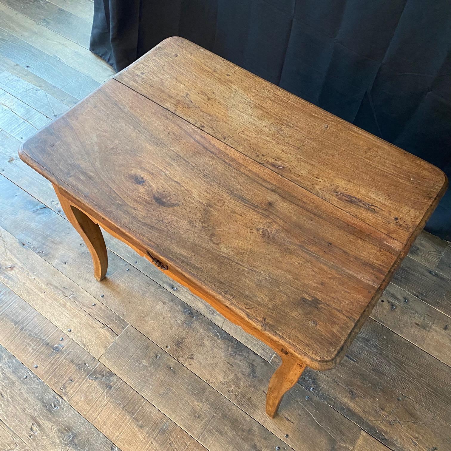 French Provincial Walnut Antique Side Table For Sale 6