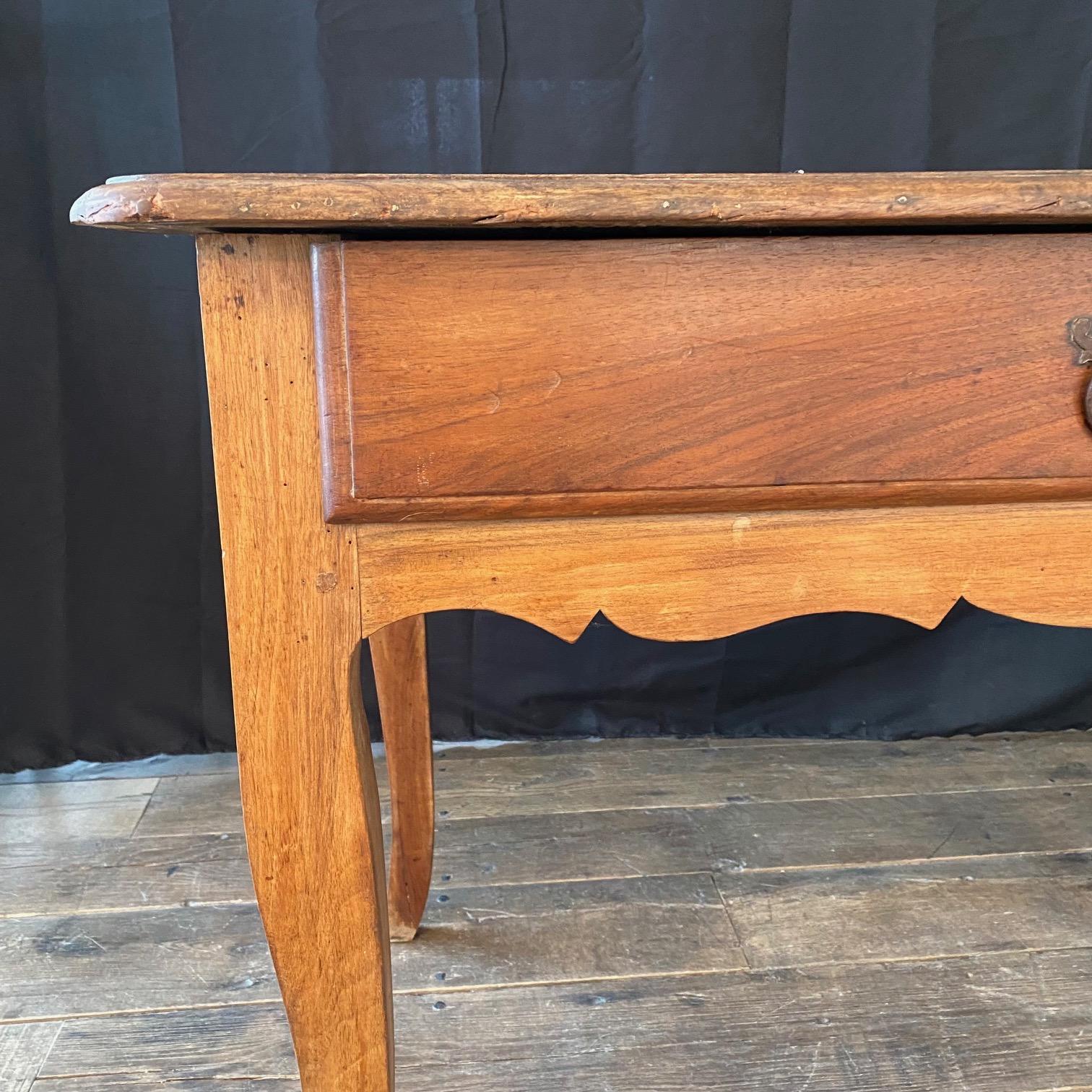 French Provincial Walnut Antique Side Table For Sale 3