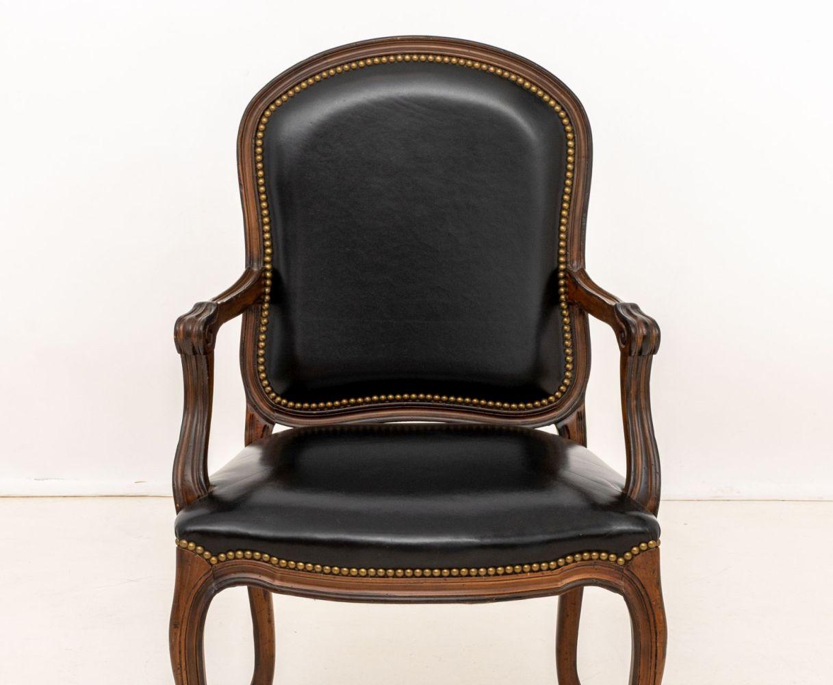 Francese Poltrone provinciali in noce, 4