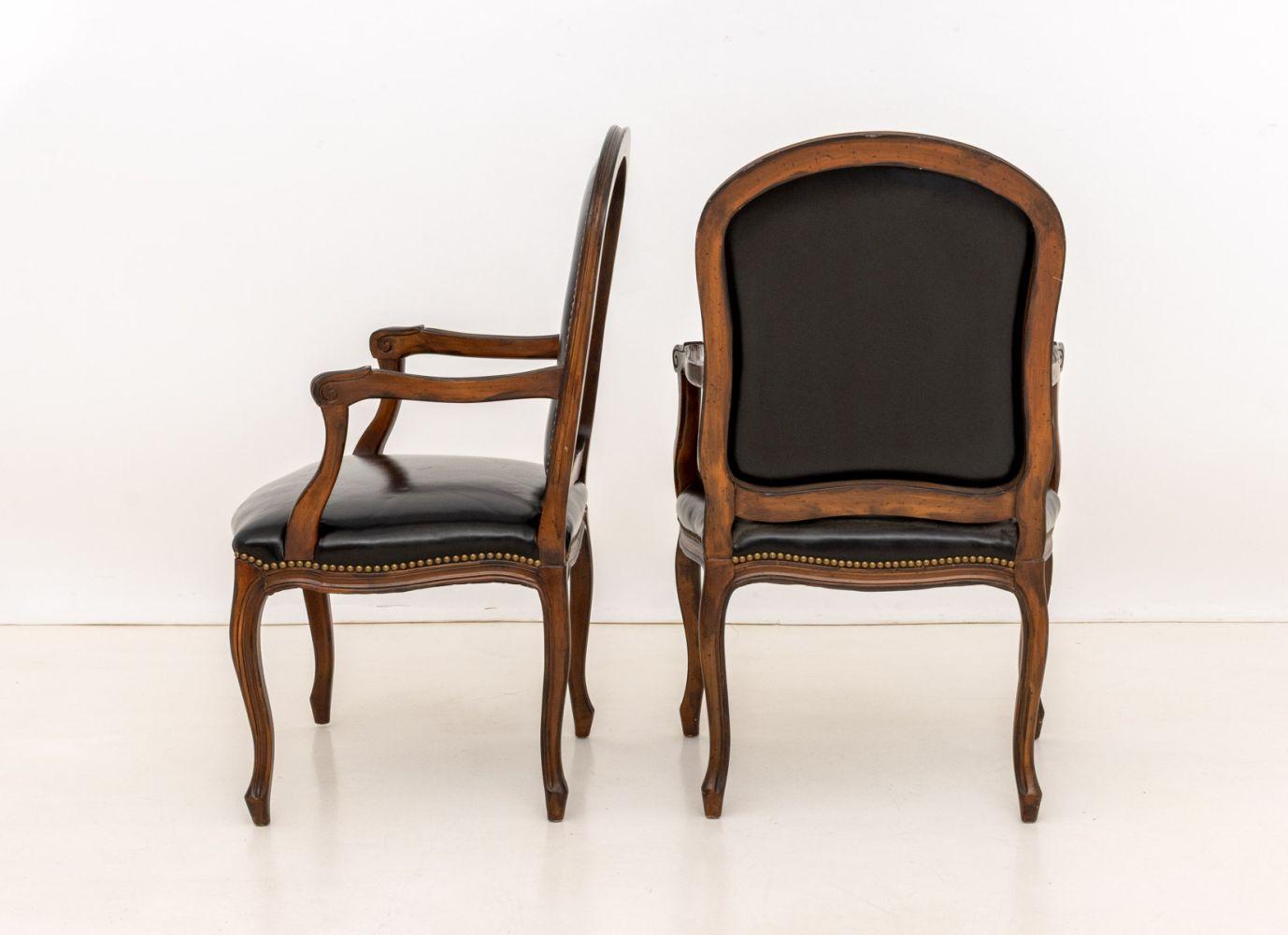 Poltrone provinciali in noce, 4 In condizioni buone a Astoria, NY