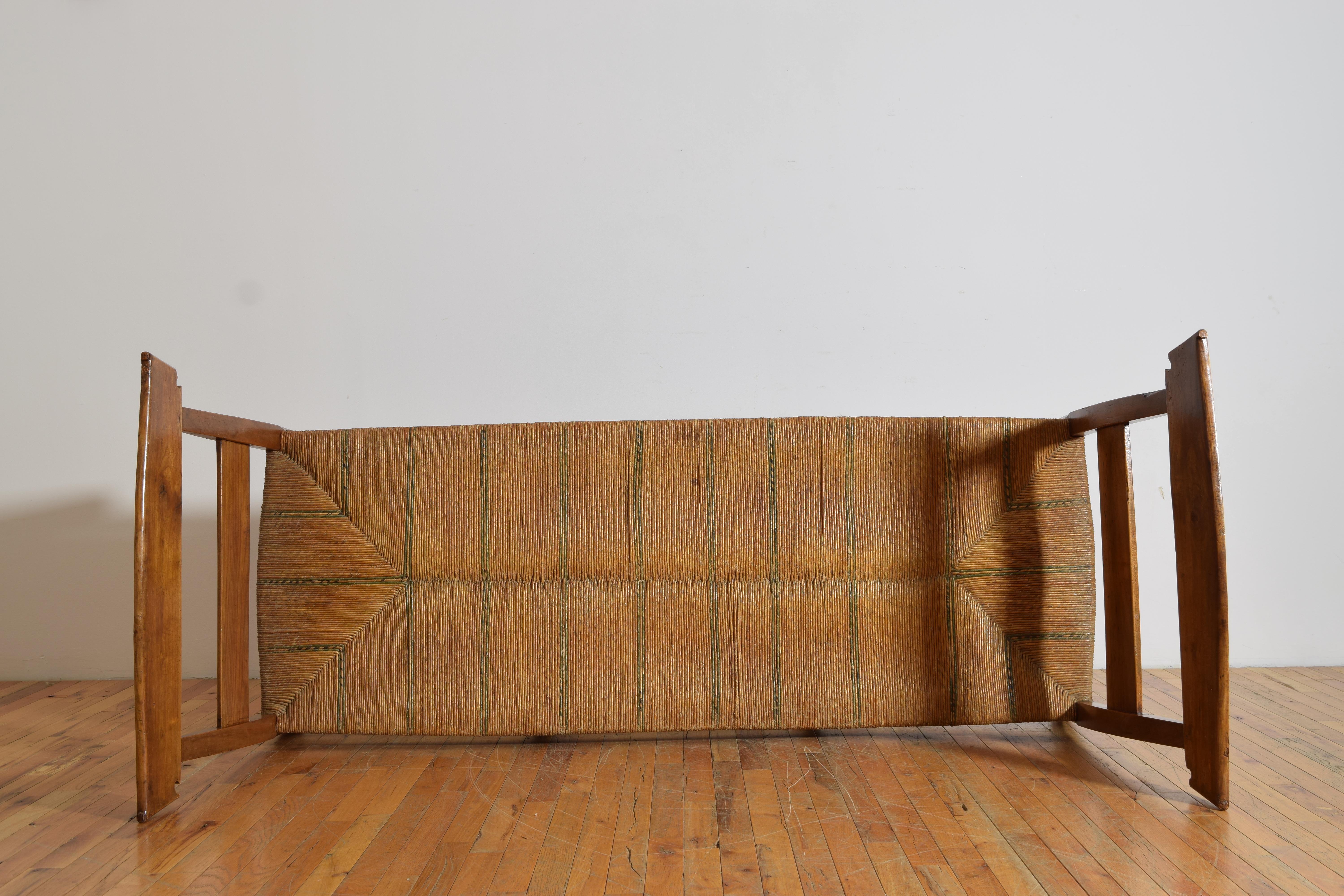 French Provincial Walnut & Rush Seat High Sided Bench or Daybed, Mid-Late 19th C For Sale 11