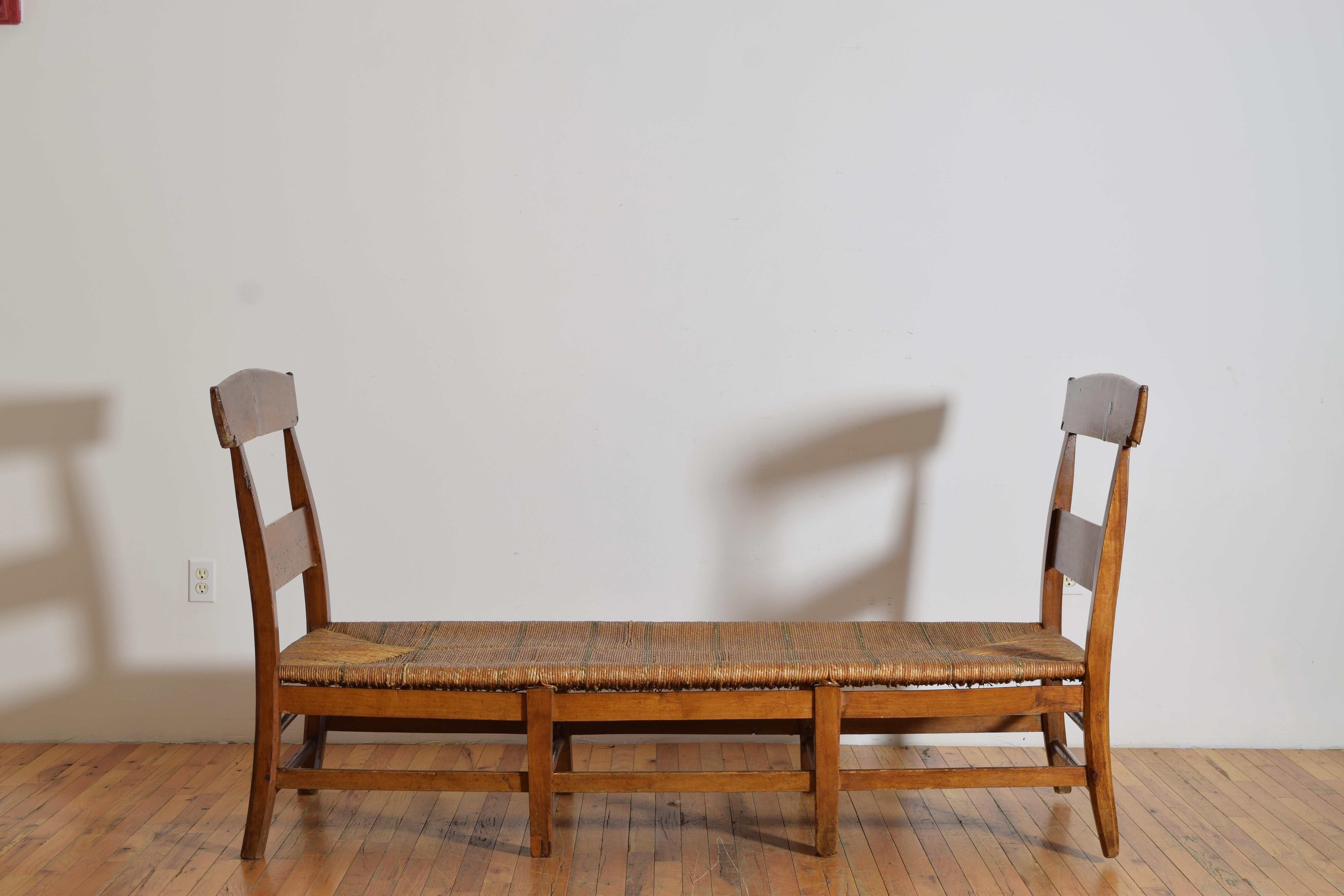 French Provincial Walnut & Rush Seat High Sided Bench or Daybed, Mid-Late 19th C For Sale 1