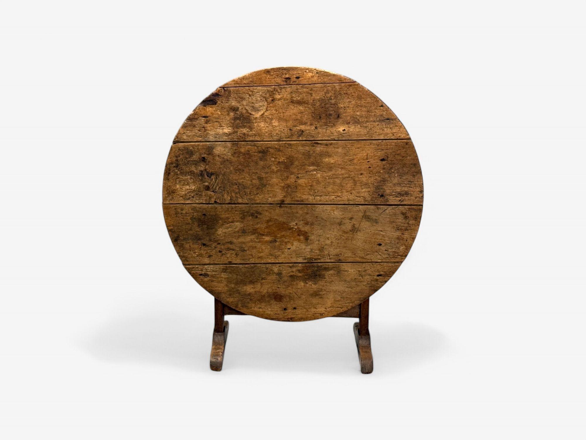 Table centrale de dégustation de vins provinciale française en bois, France, 19e siècle Abîmé - En vente à Manhasset, NY