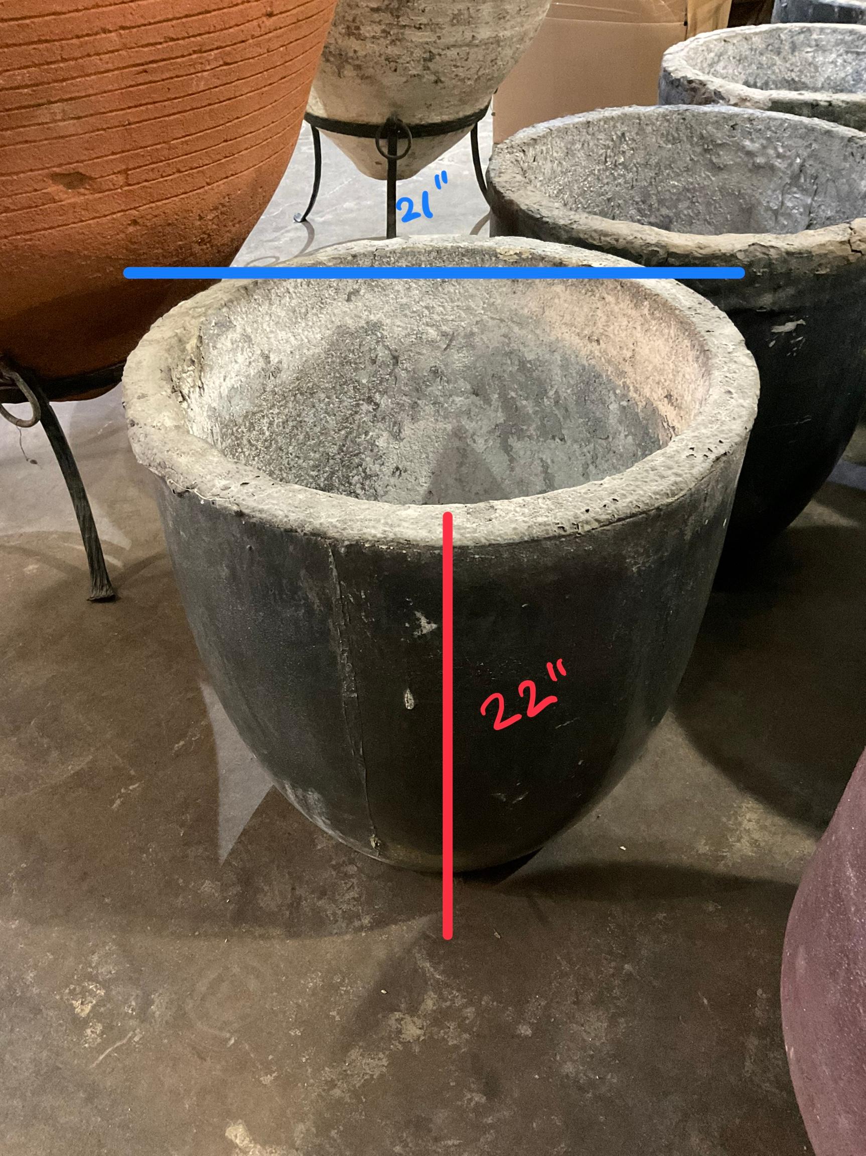 French Pumice Stone Planter In Good Condition For Sale In Dallas, TX
