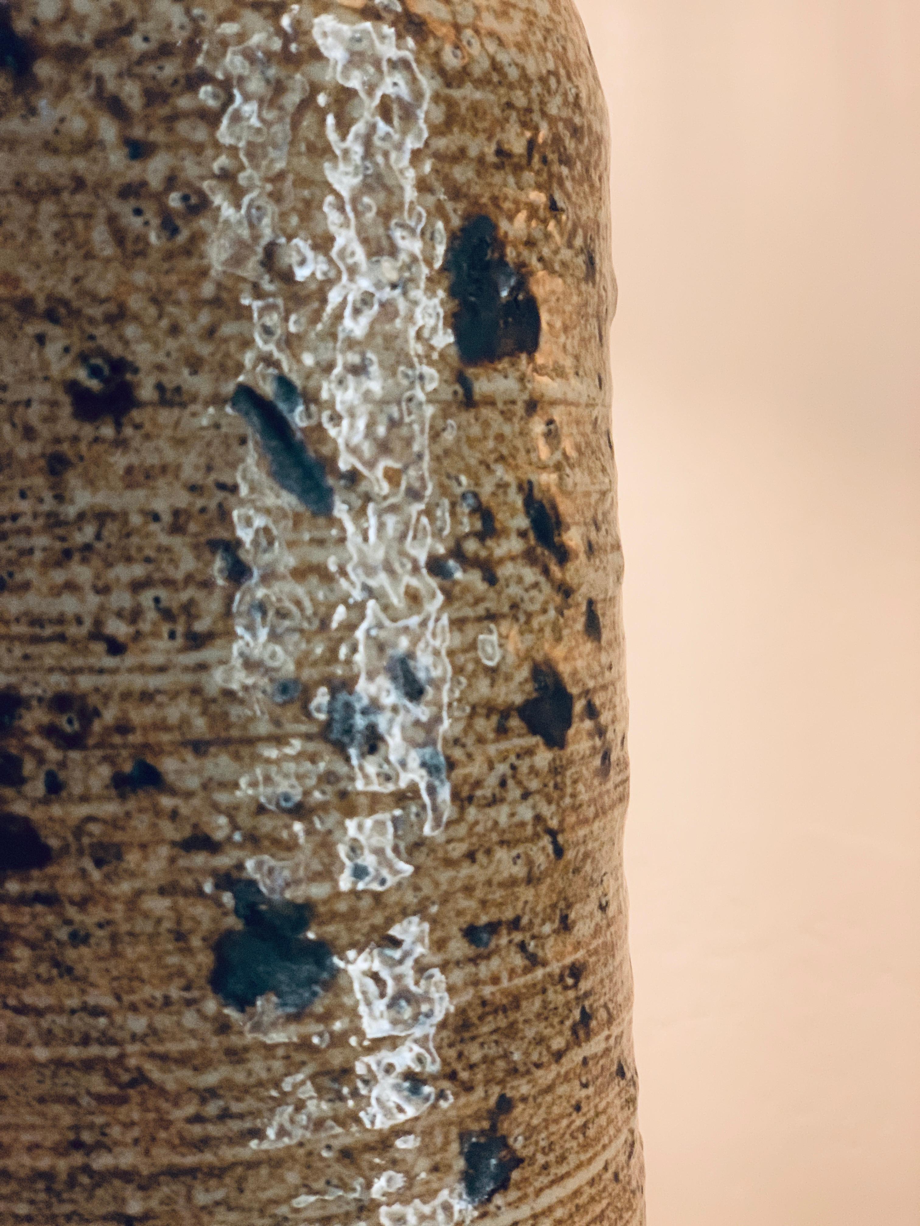 Lampe de table française en grès pyriteux, 1960. Bon état - En vente à L’ISLE-SUR-LA-SORGUE, FR