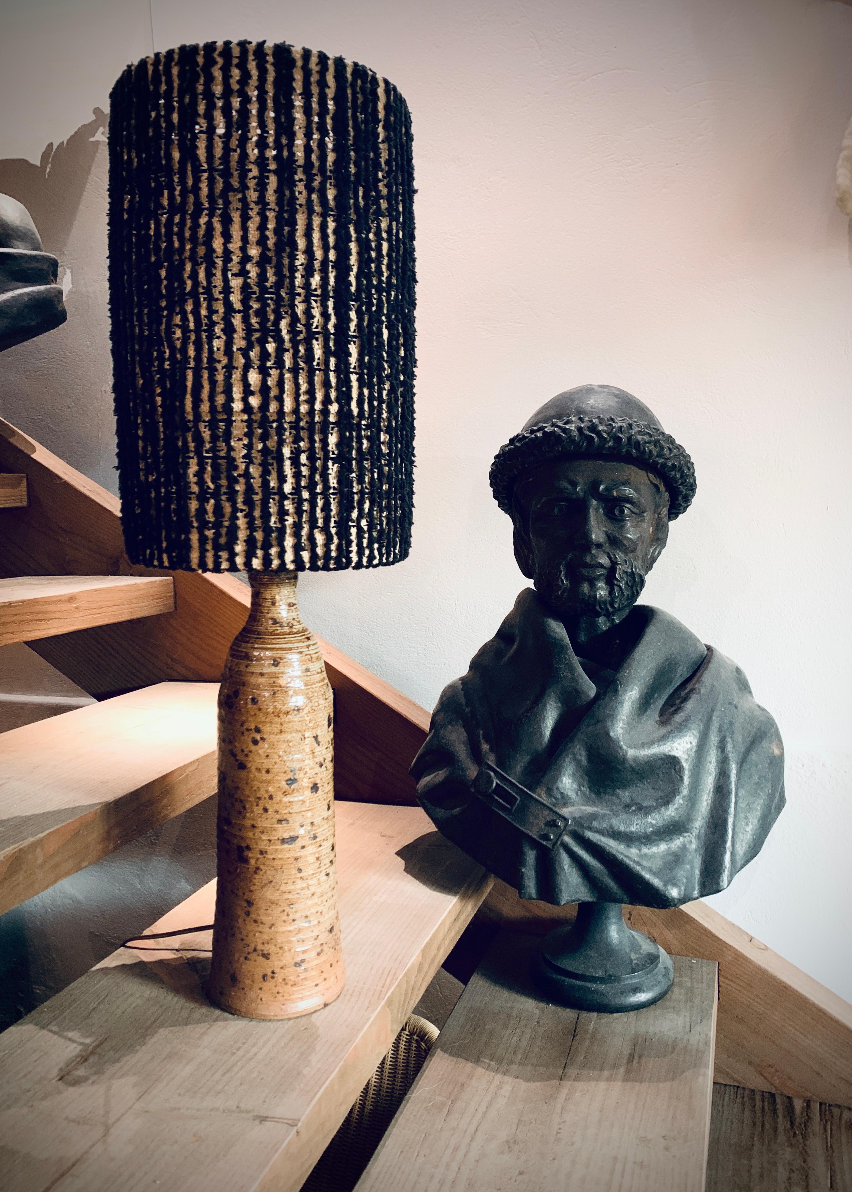 20ième siècle Lampe de table française en grès pyriteux, 1960. en vente