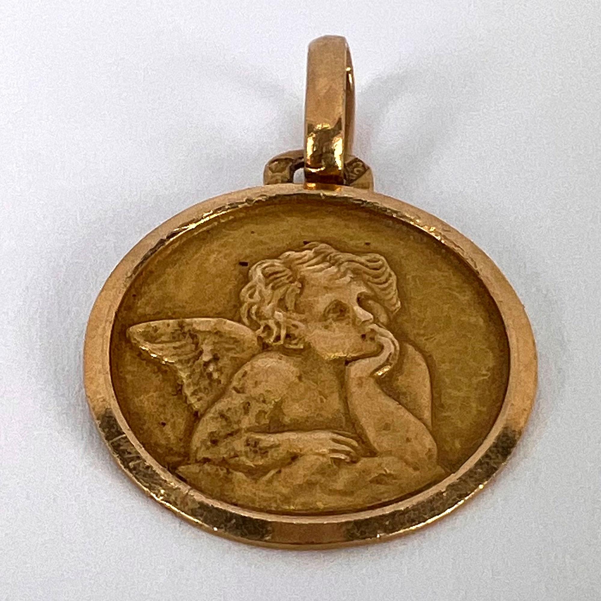 Pendentif à breloques en or jaune 18K avec chérubin de Rafael français en vente 9