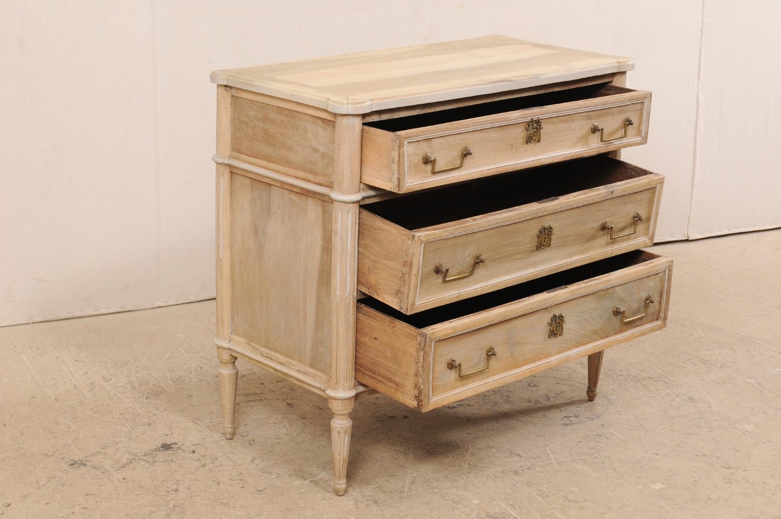 French Raised Neoclassical Style 3-Drawer Chest, Early 20th Century 1