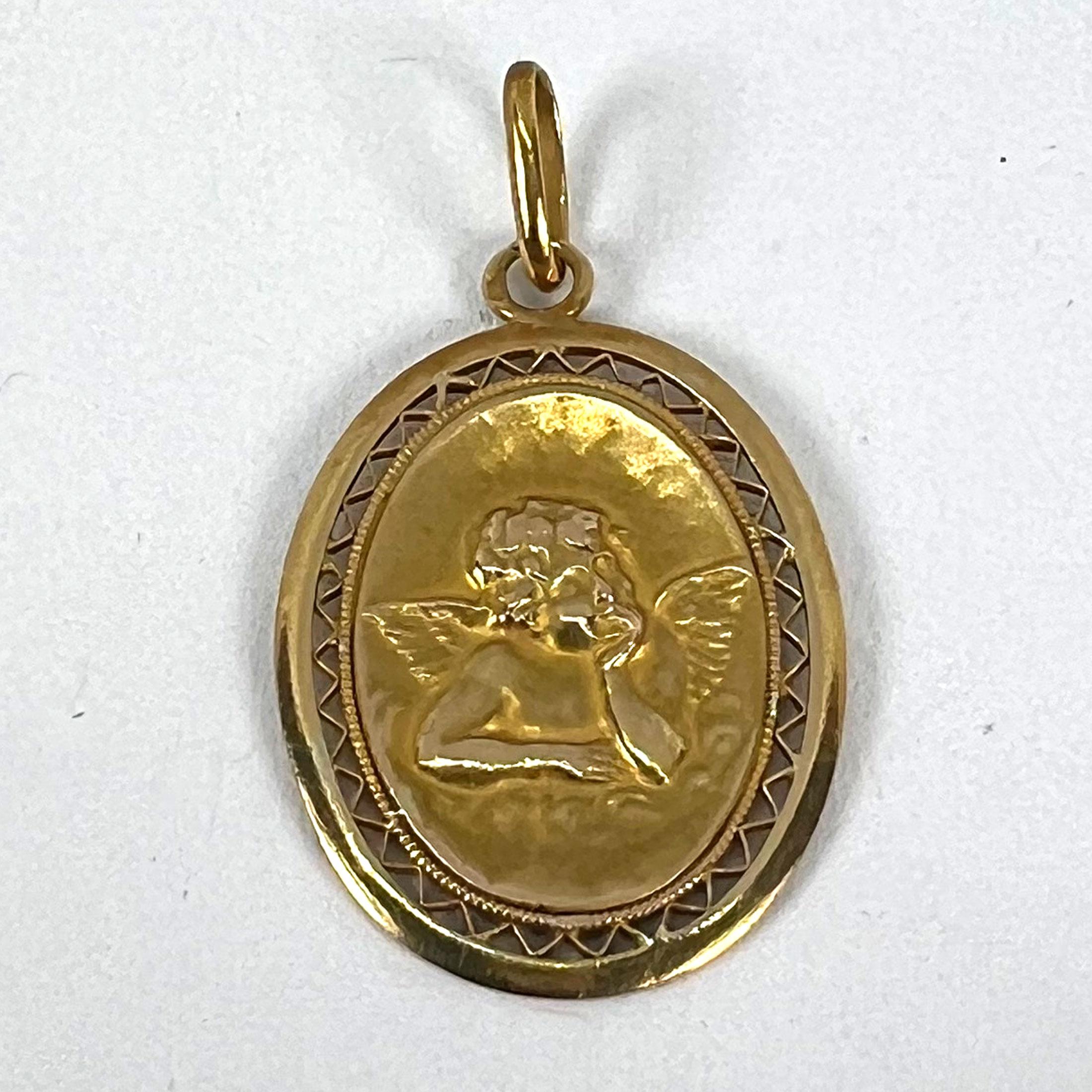 French Raphael’s Cherub 18K Yellow Gold Charm Pendant in vendita 8