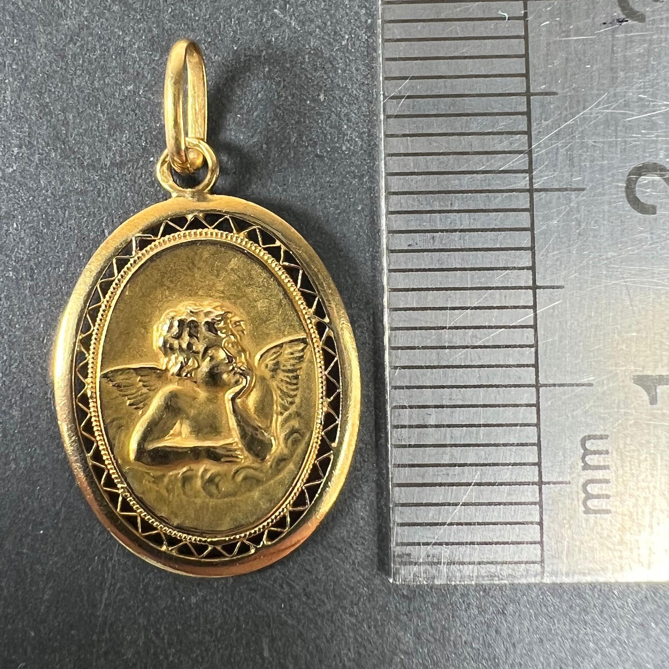 French Raphael’s Cherub 18K Yellow Gold Charm Pendant in vendita 5