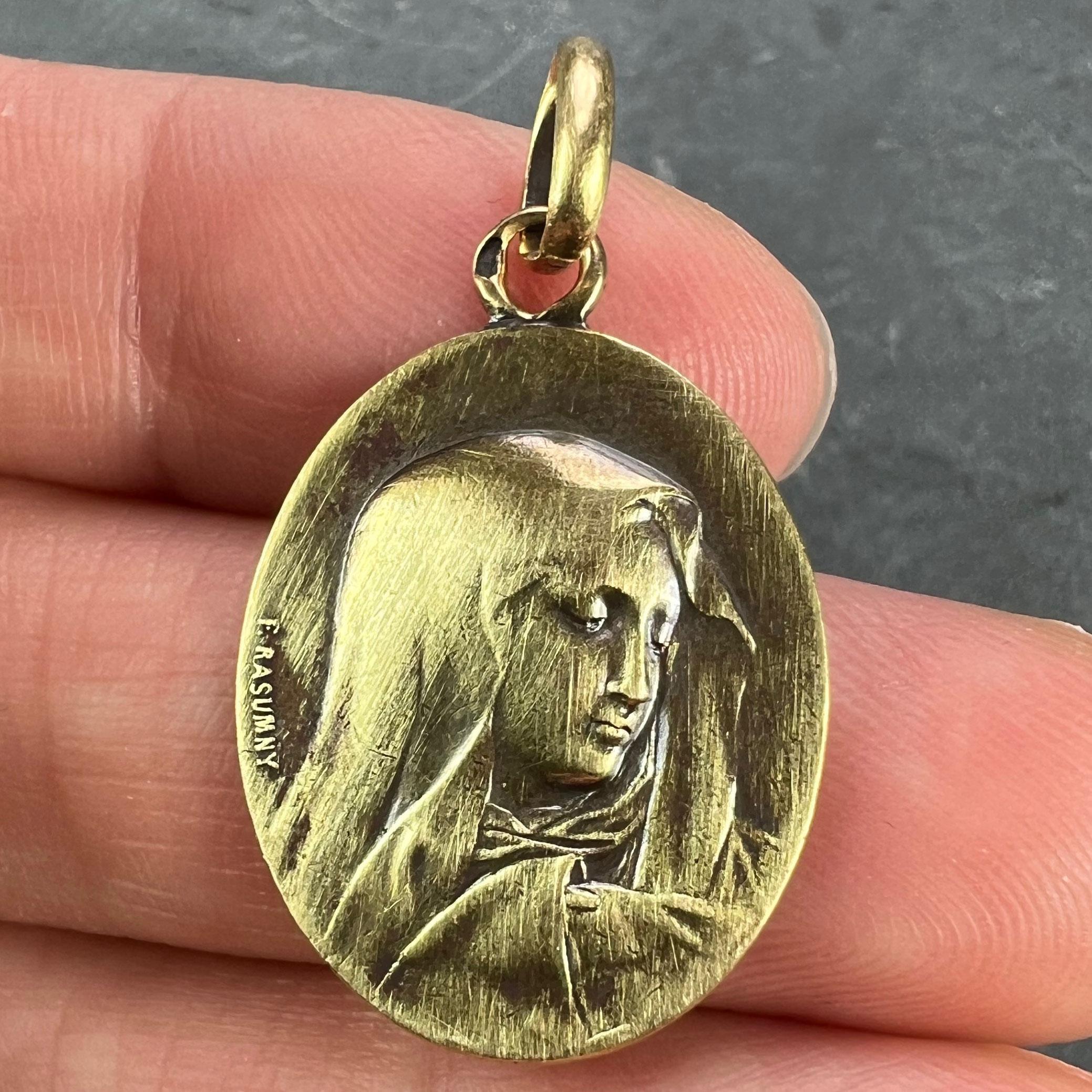 French Rasumny 18K Yellow Gold Virgin Mary Charm Pendant Medal For Sale 1
