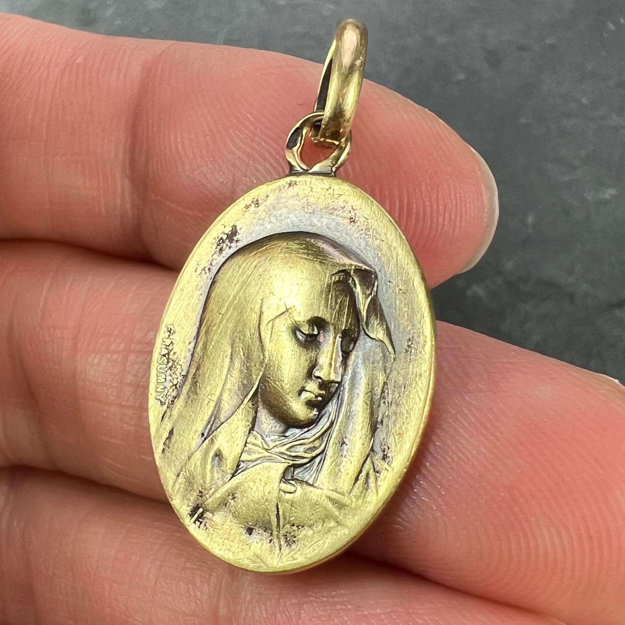 French Rasumny 18K Yellow Gold Virgin Mary Charm Pendant Medal For Sale 2