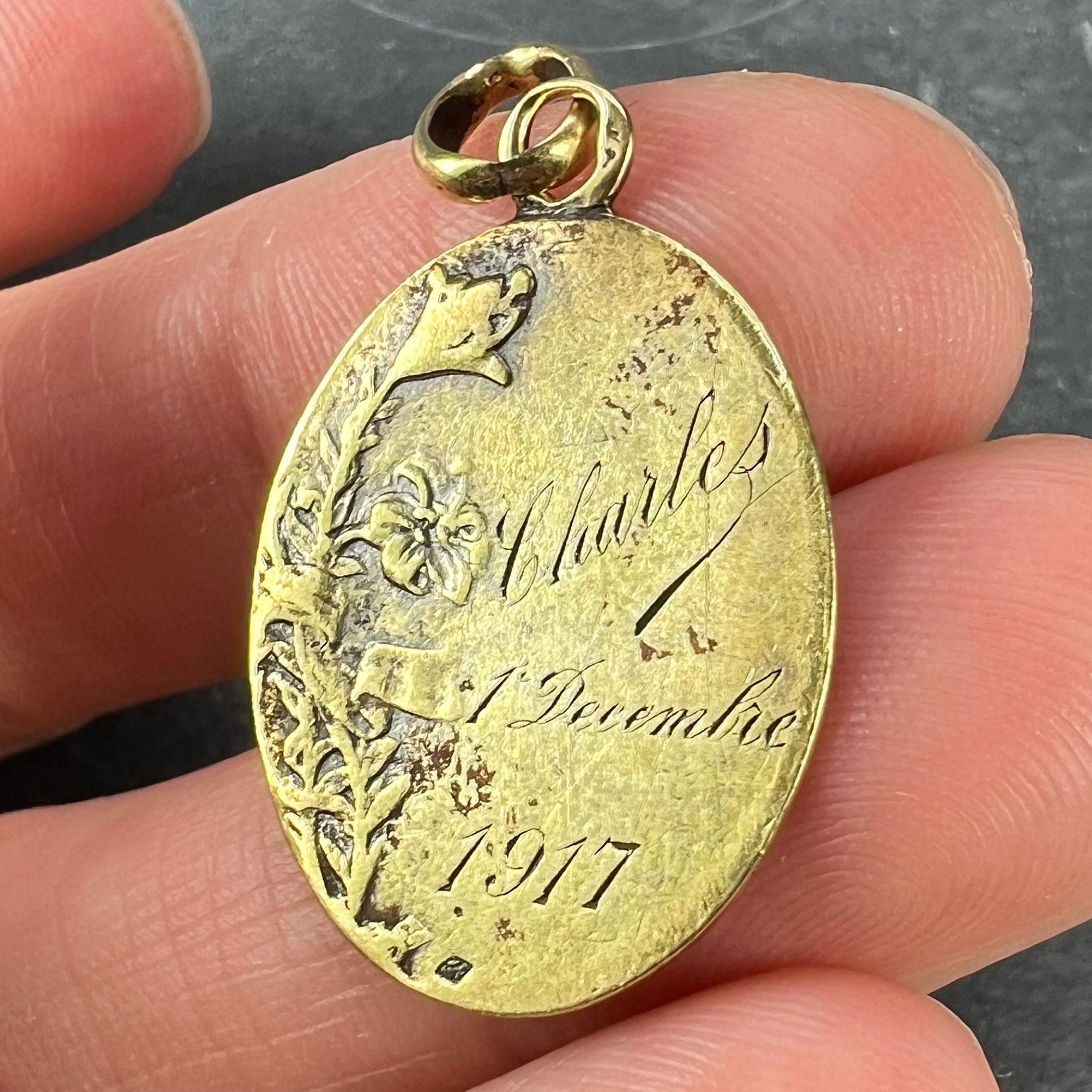French Rasumny 18K Yellow Gold Virgin Mary Charm Pendant Medal For Sale 5