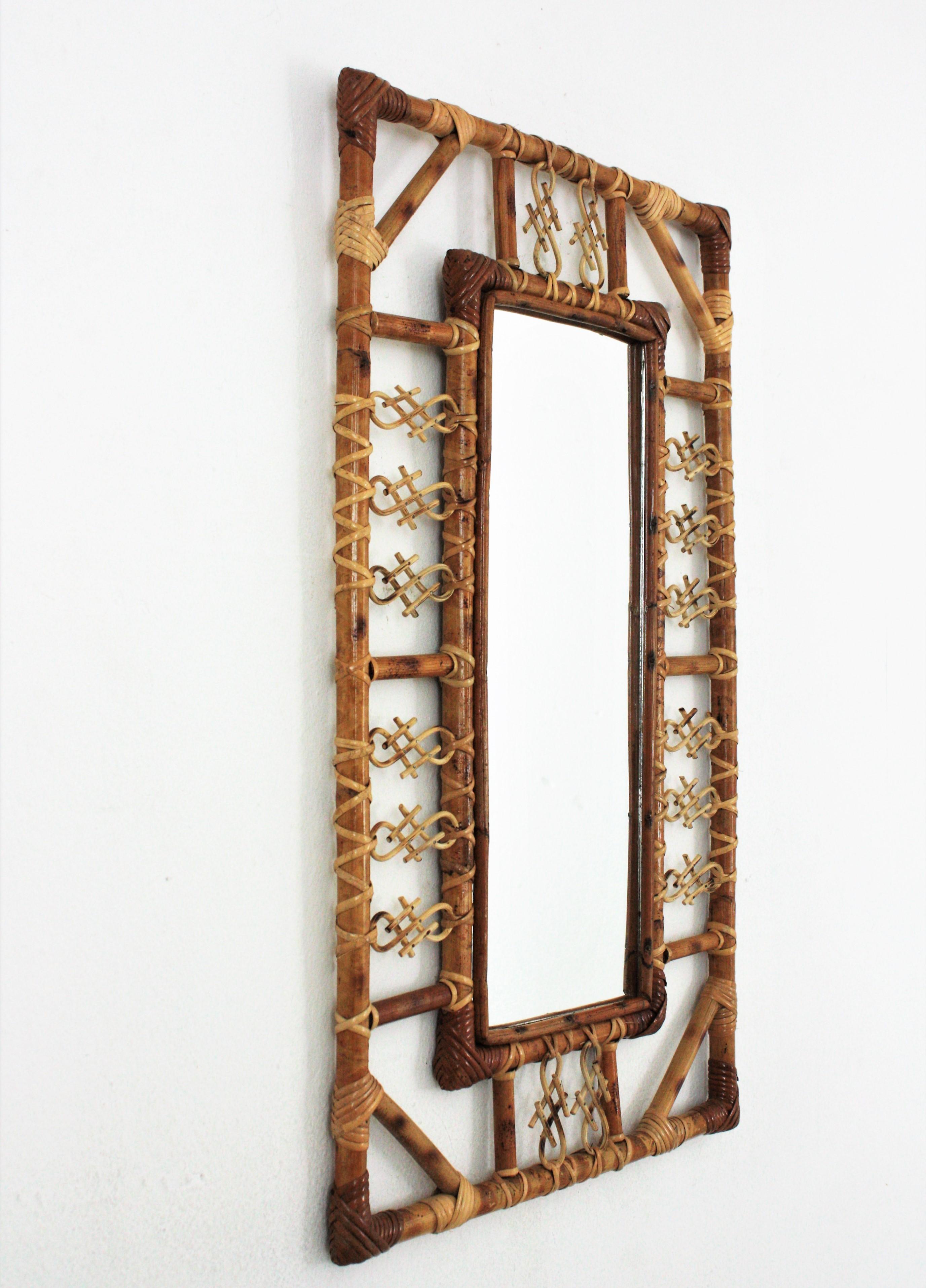 French Rattan and Bamboo Mirror with Chinoiserie Motifs In Good Condition In Barcelona, ES