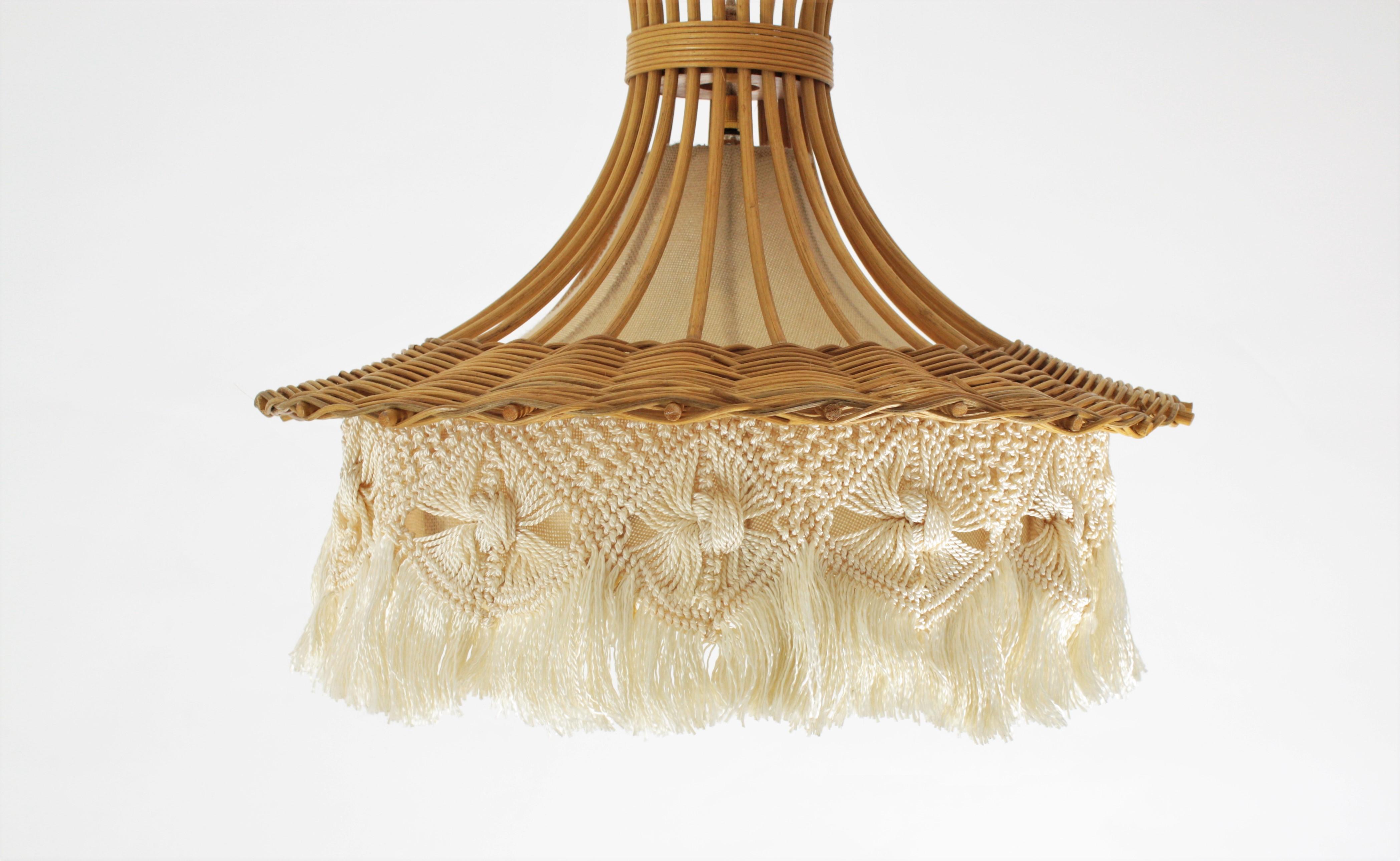 French Rattan and Macrame Large Pendant Lamp / Hanging Light with Fringe In Good Condition In Barcelona, ES