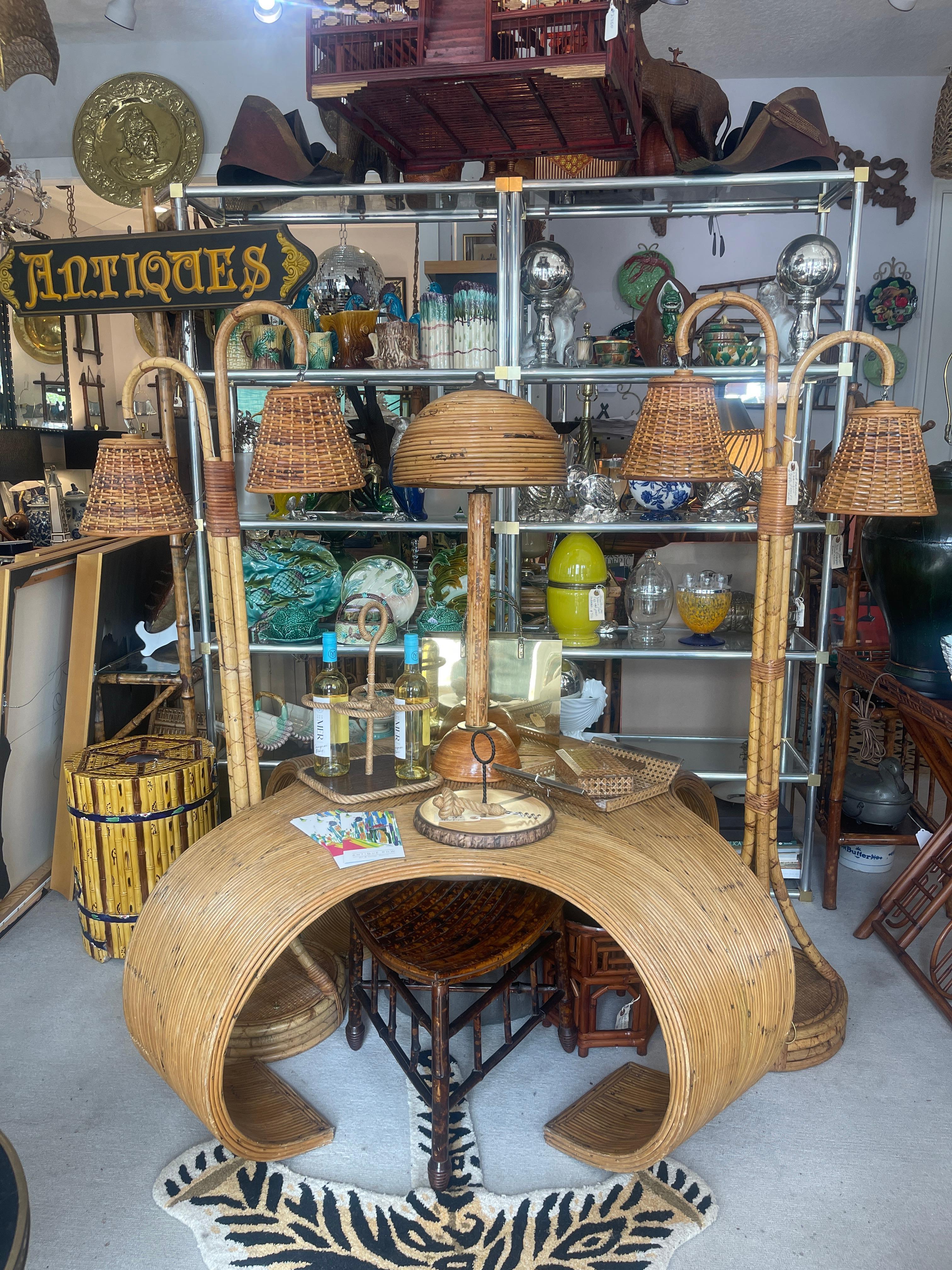 Lampada da terra francese a doppia luce in rattan e bambù, anni '70 in vendita 5