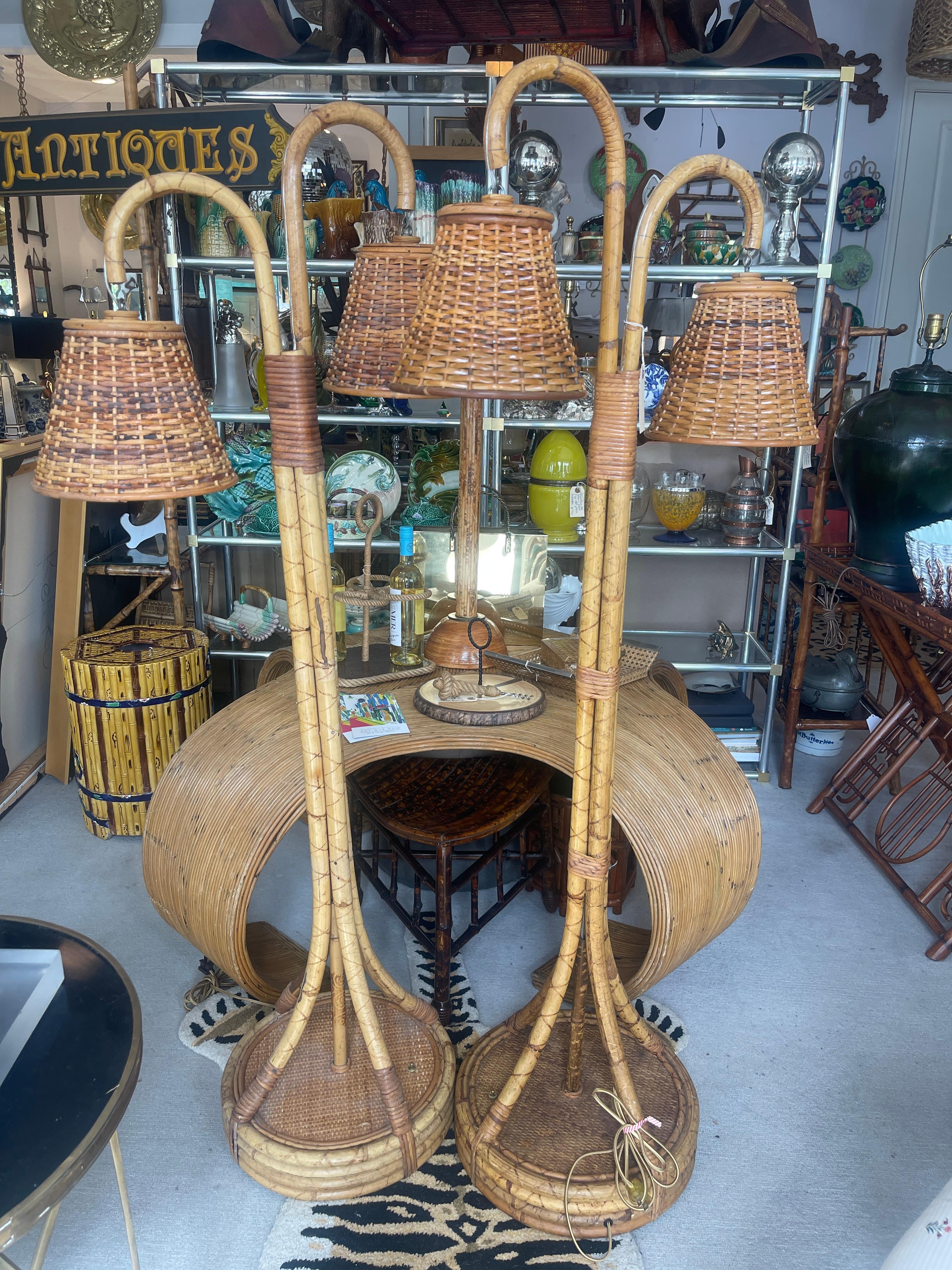 Lampada da terra francese a doppia luce in rattan e bambù, anni '70 in vendita 6