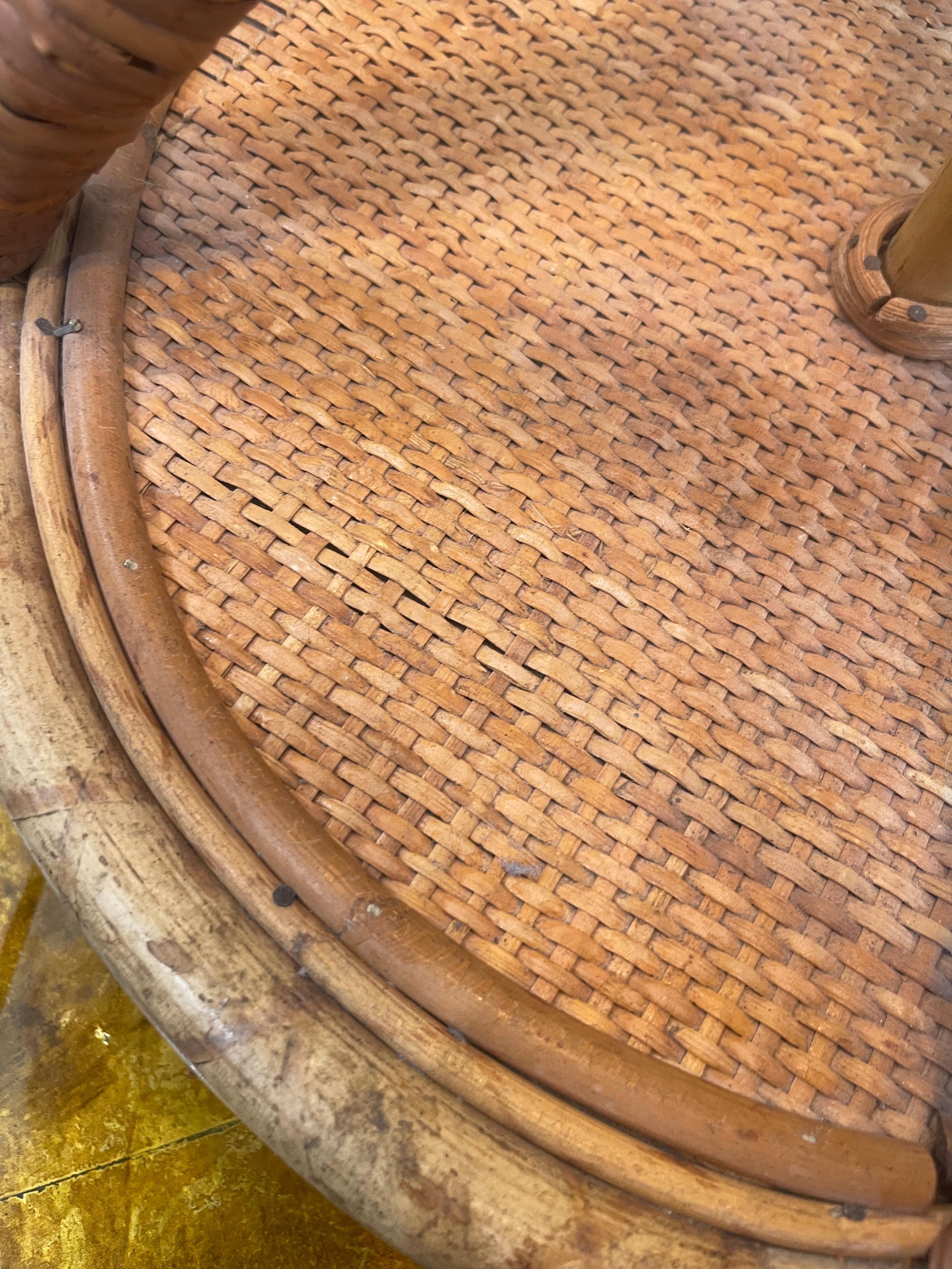 Bambù Lampada da terra francese a doppia luce in rattan e bambù, anni '70 in vendita