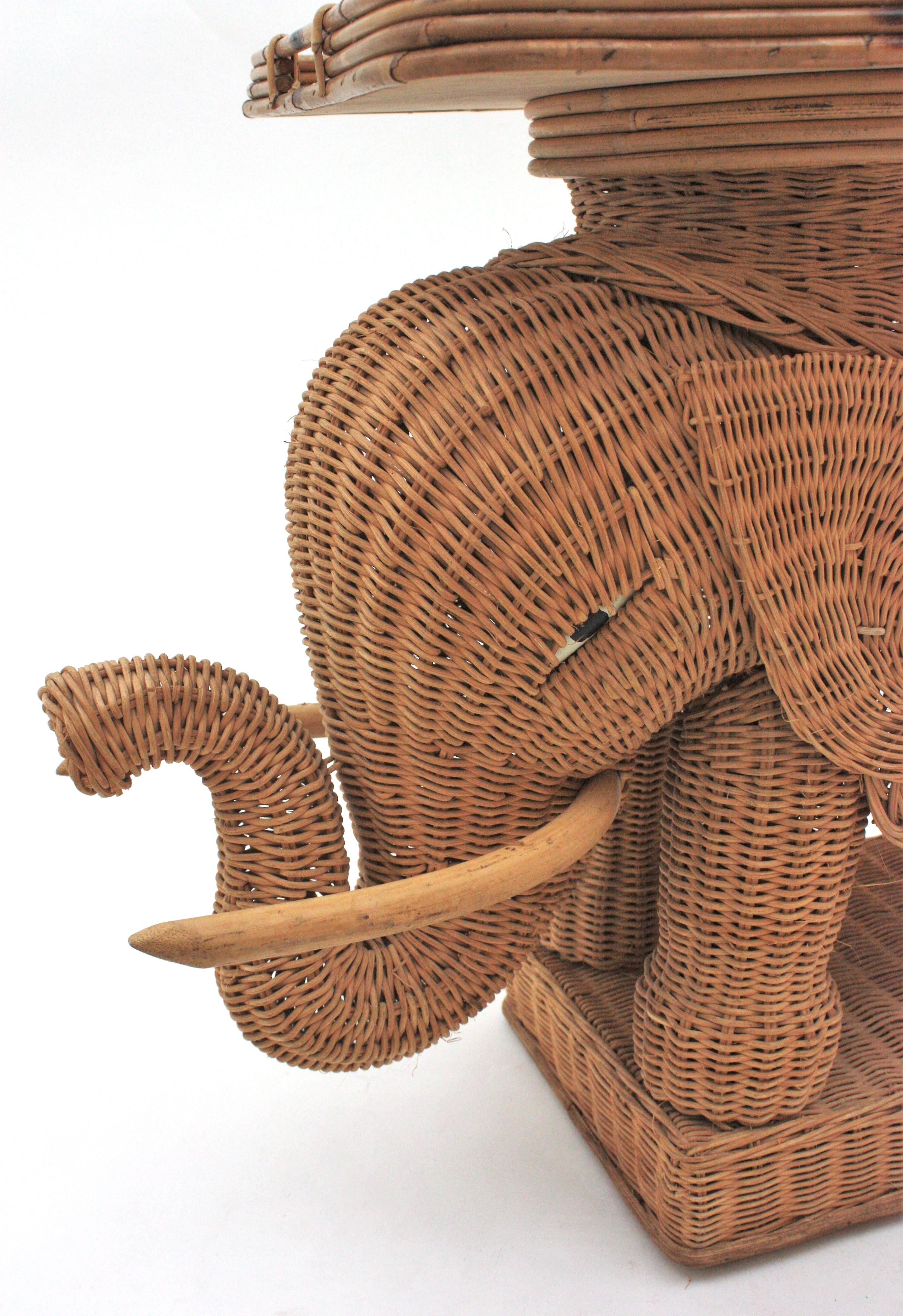 French Rattan Elephant Tray Table or Drinks Table, 1950s For Sale 1