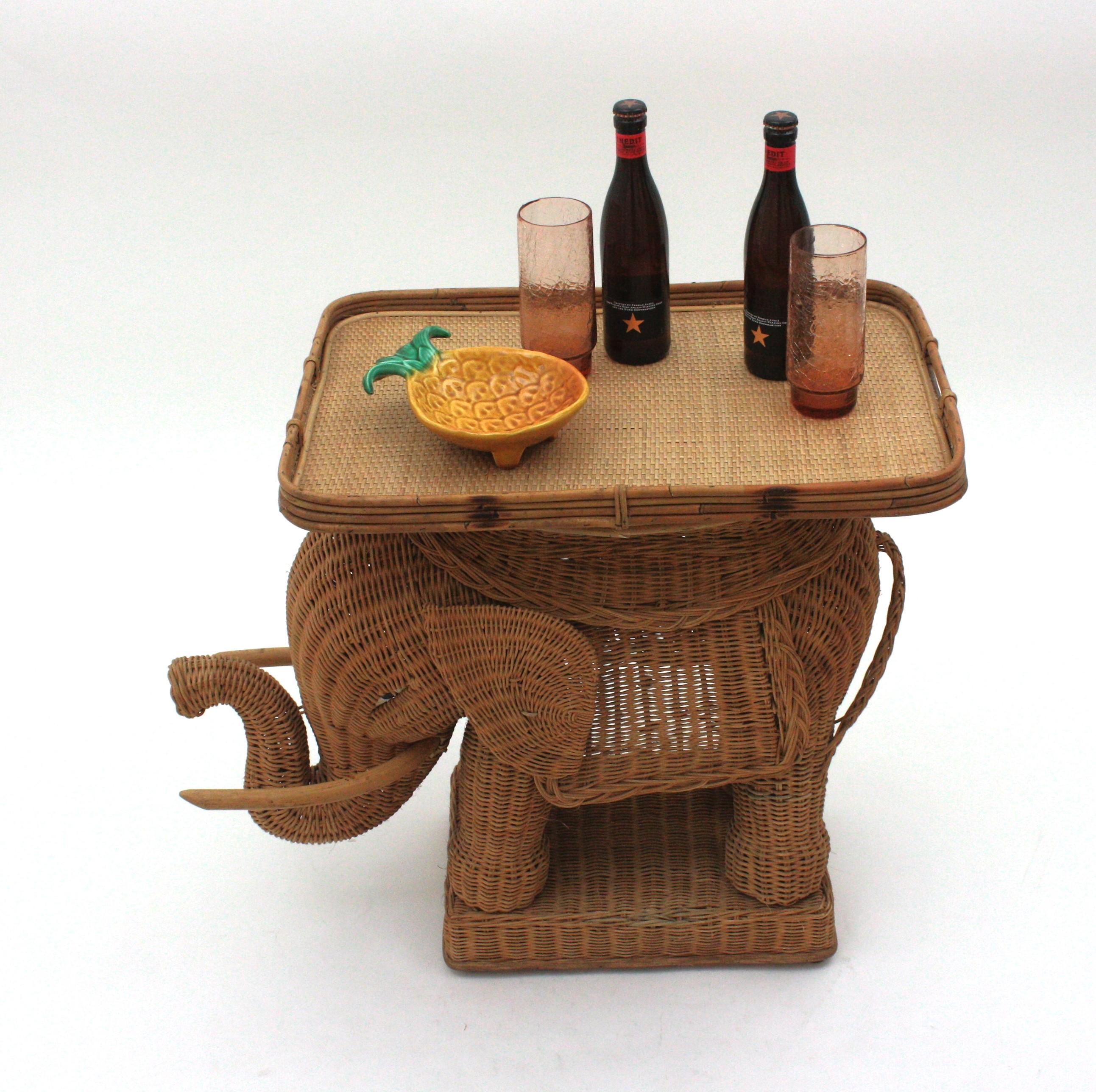 Französischer Rattan-Elefantentablett-Tisch oder Getränketisch, 1950er Jahre im Angebot 10