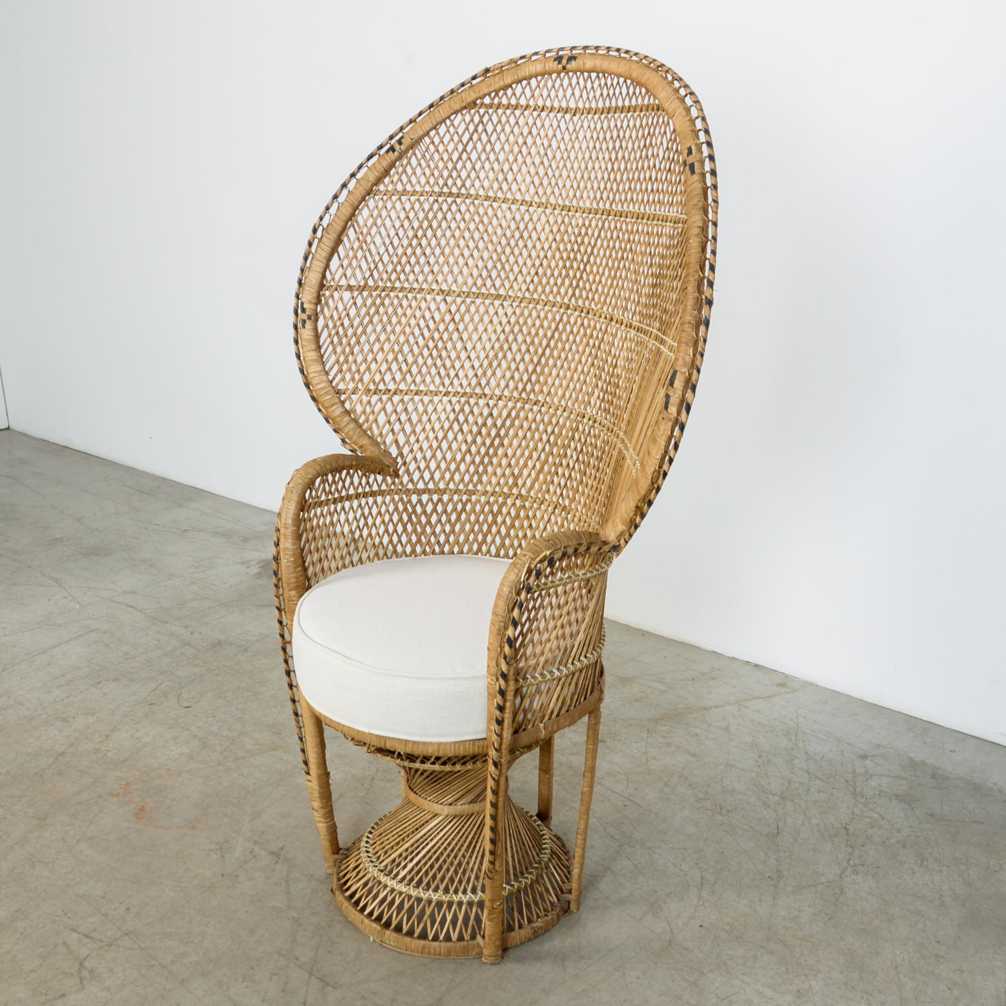 French Rattan Emmanuelle Peacock Chair In Good Condition In High Point, NC