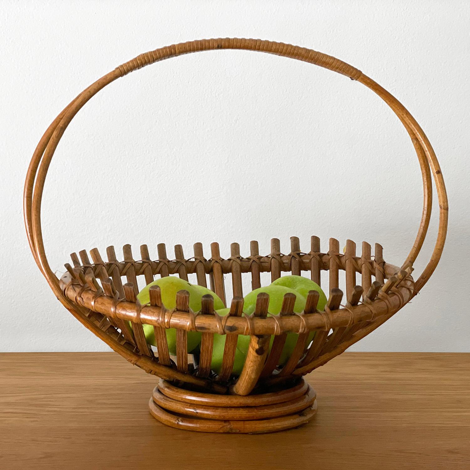 French Rattan Fruit Basket In Good Condition For Sale In Los Angeles, CA