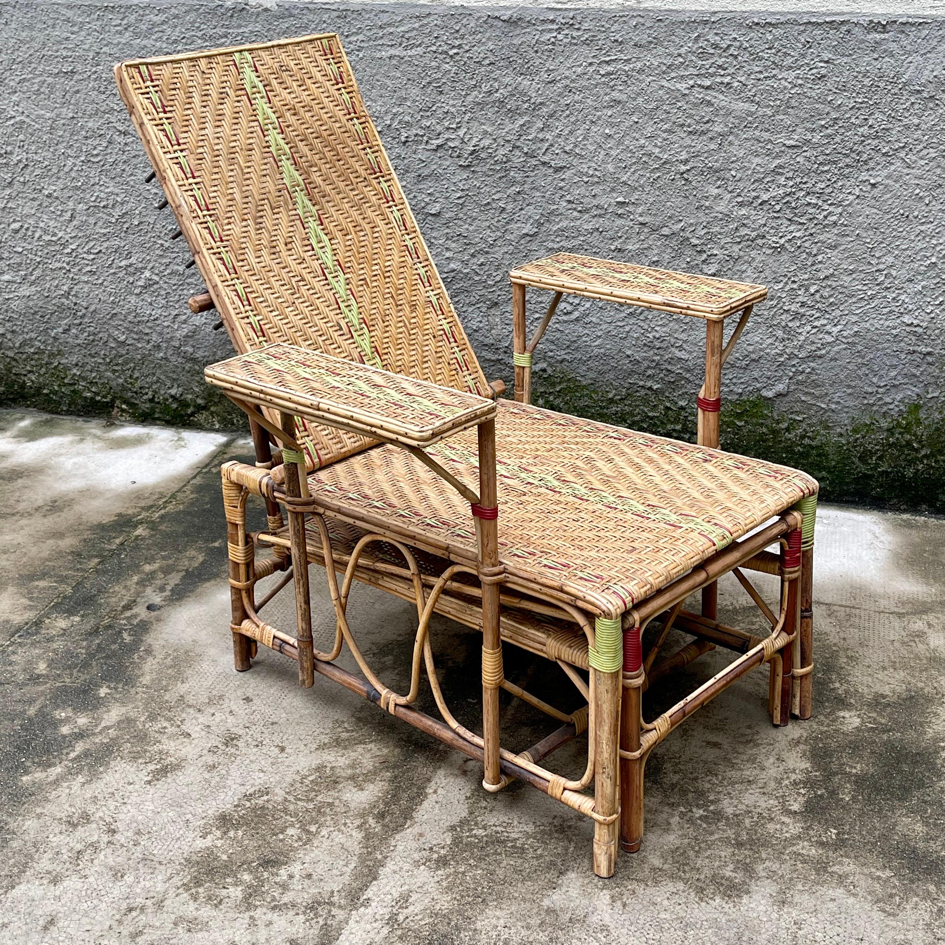 Belle Époque French Rattan Green Stripe Folding Deck Chaise Lounge, 1930s For Sale