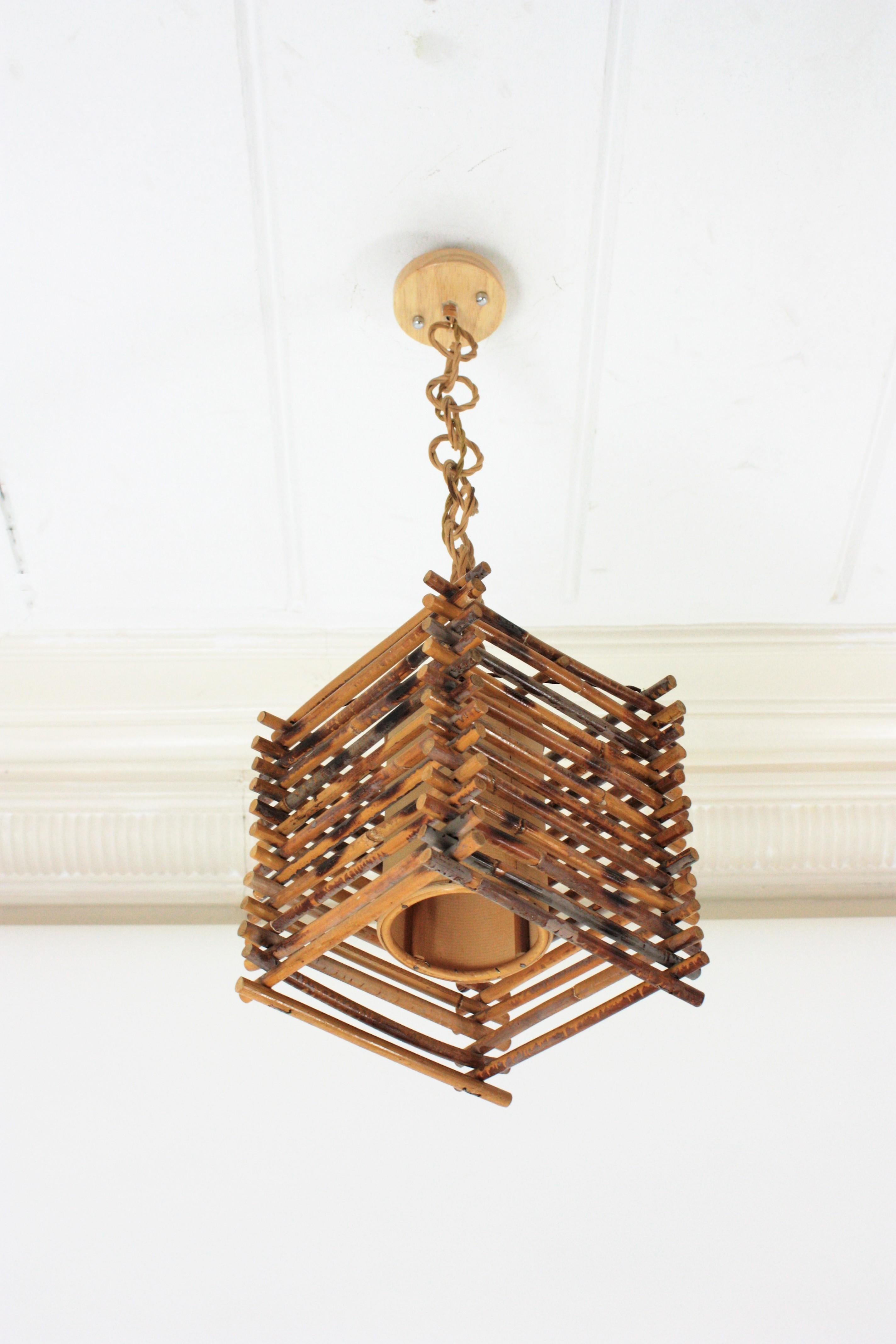 French Rattan Lantern Pendant with Chinoiserie Accents For Sale 4