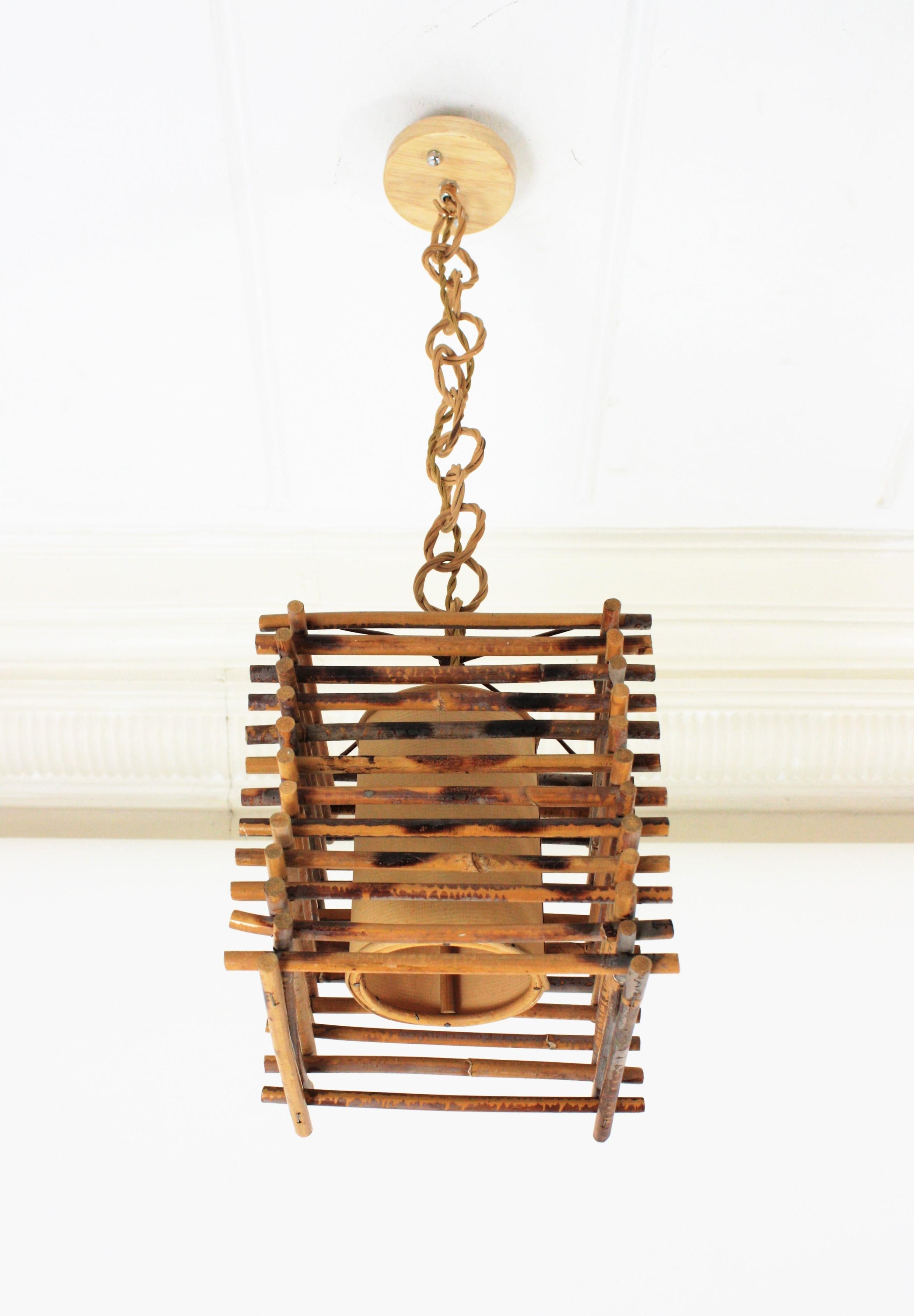 French Rattan Lantern Pendant with Chinoiserie Accents For Sale 5