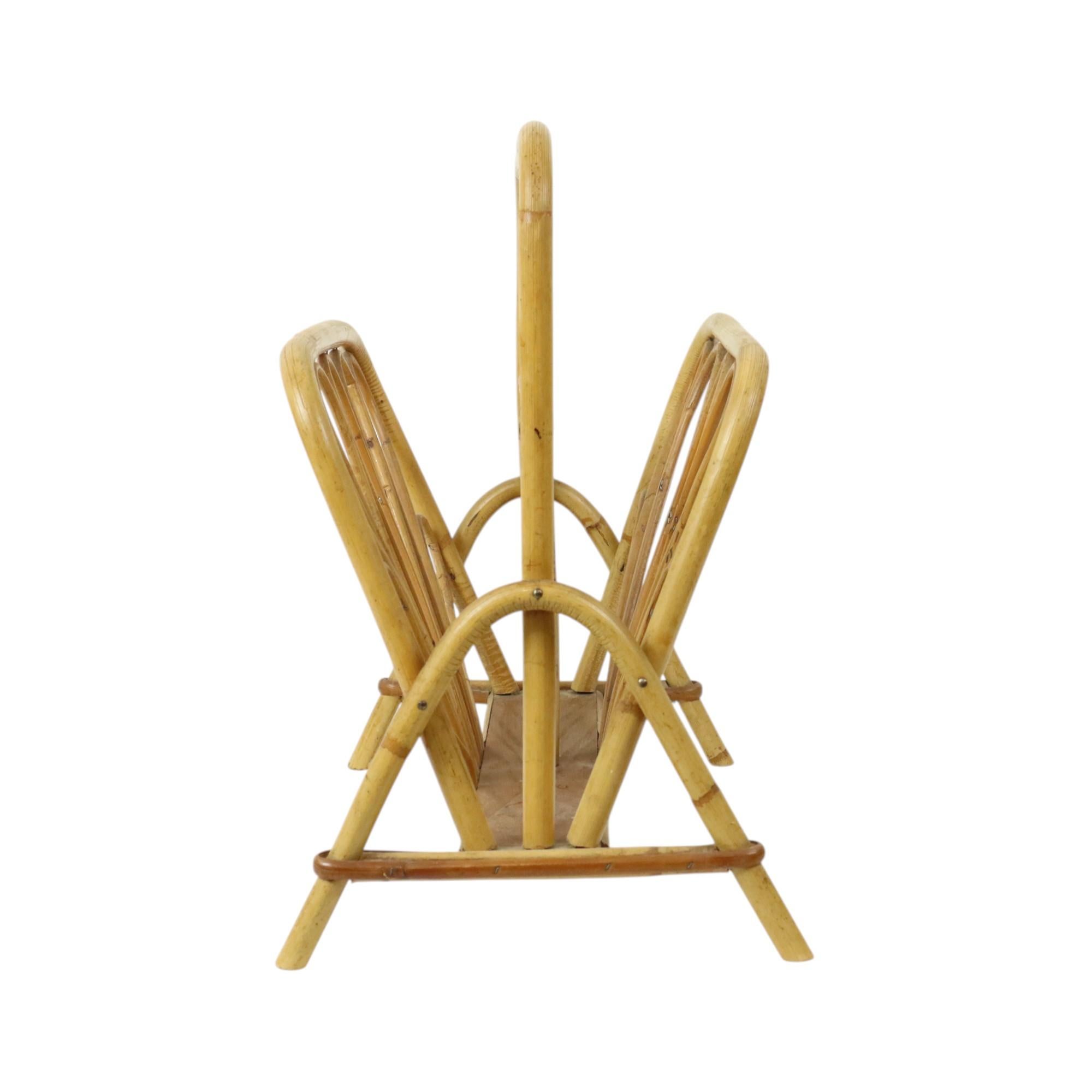 Fatto a mano Portariviste in rattan francese in stile Boho anni Sessanta in vendita