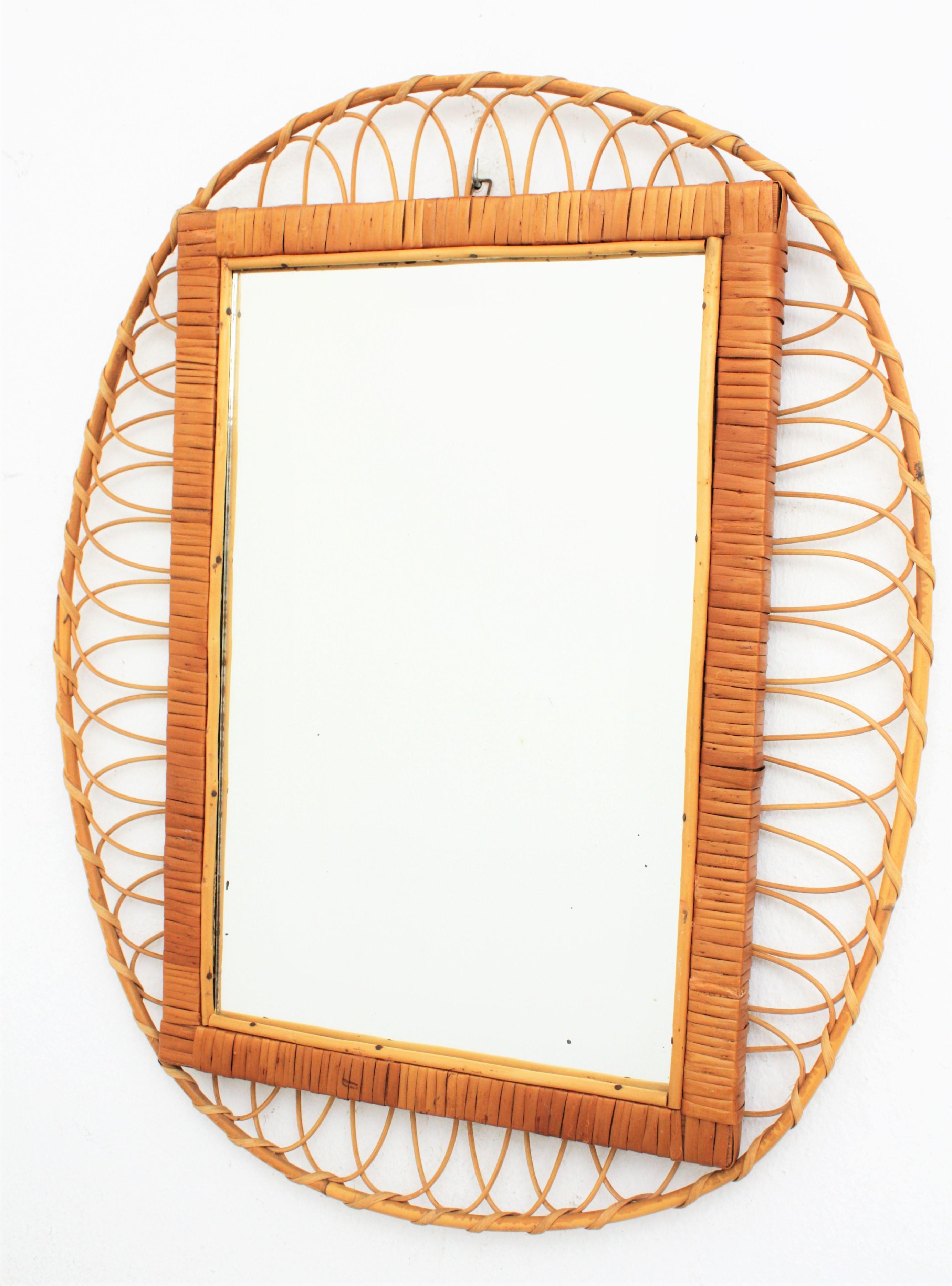 French Rattan Oval Mirror with Woven Rectangular Frame, 1960s In Good Condition For Sale In Barcelona, ES