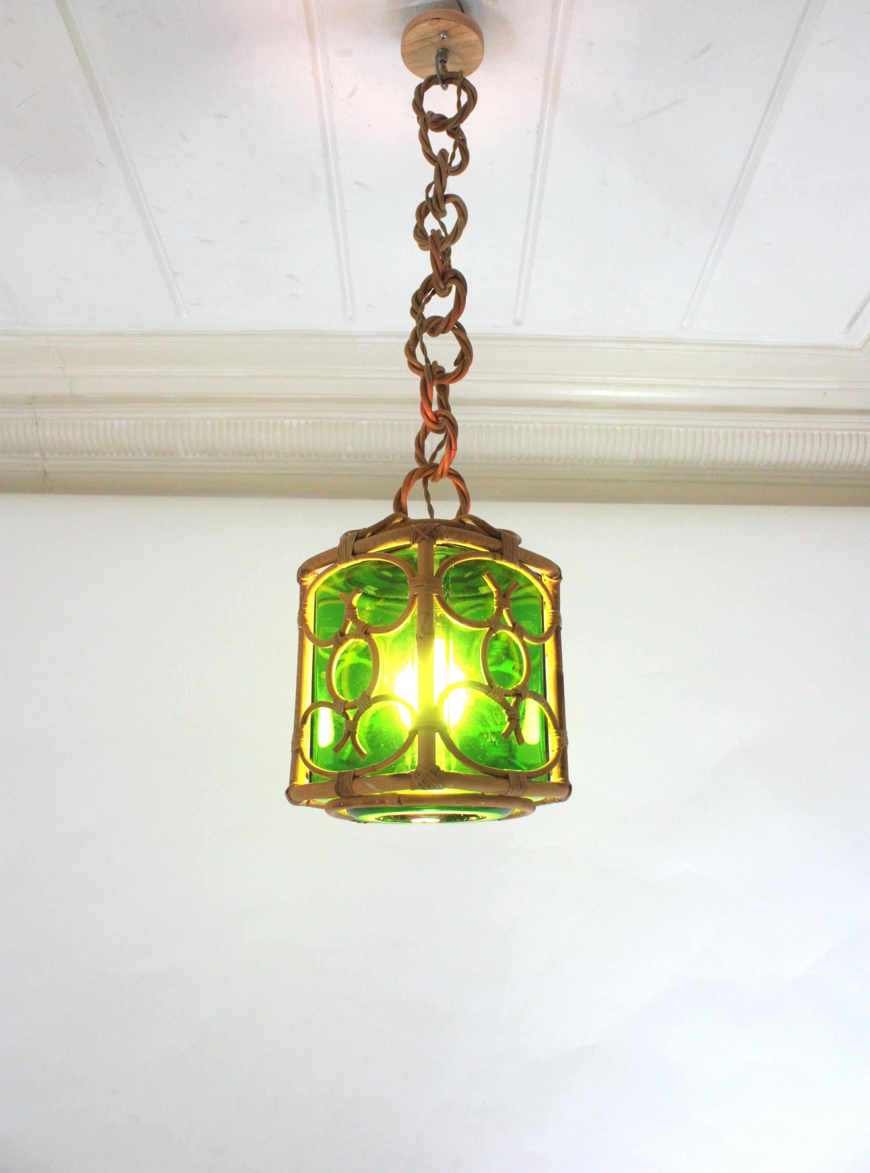 French Rattan Pendant Lantern with Green Glass Lampshade and Chinoiserie Design For Sale 3