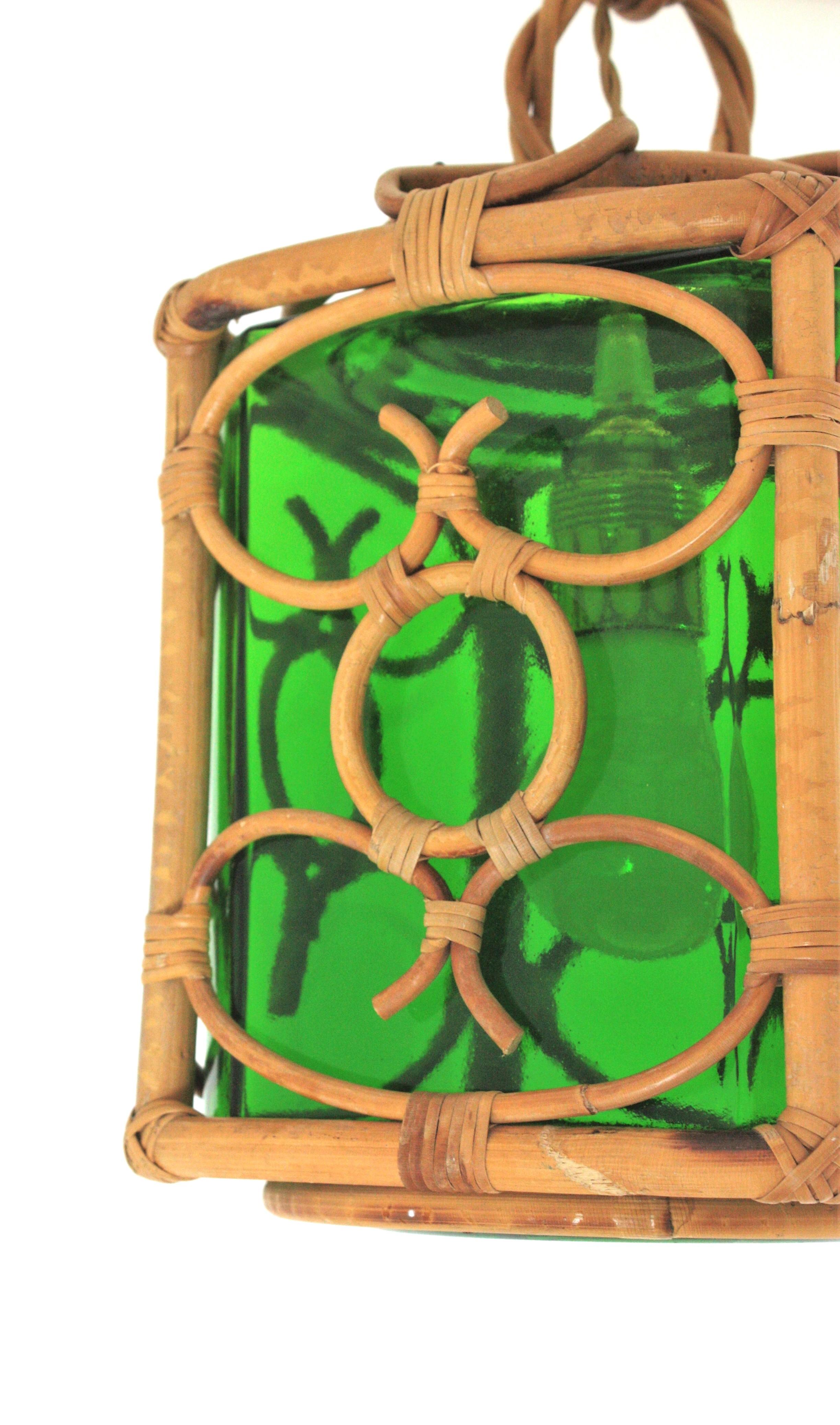 French Rattan Pendant Lantern with Green Glass Lampshade and Chinoiserie Design For Sale 6