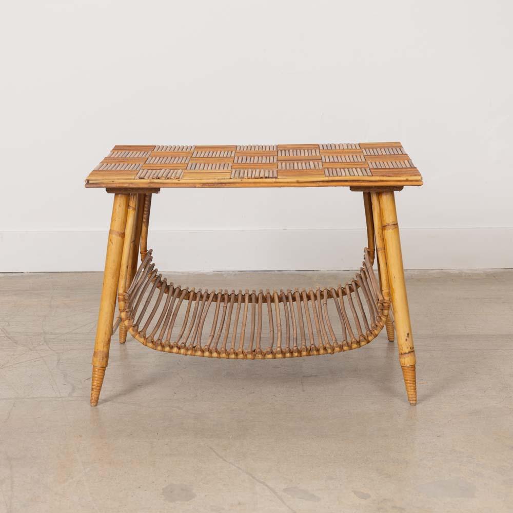 Französischer rattan-beistelltisch by Audoux Minet (20. Jahrhundert) im Angebot