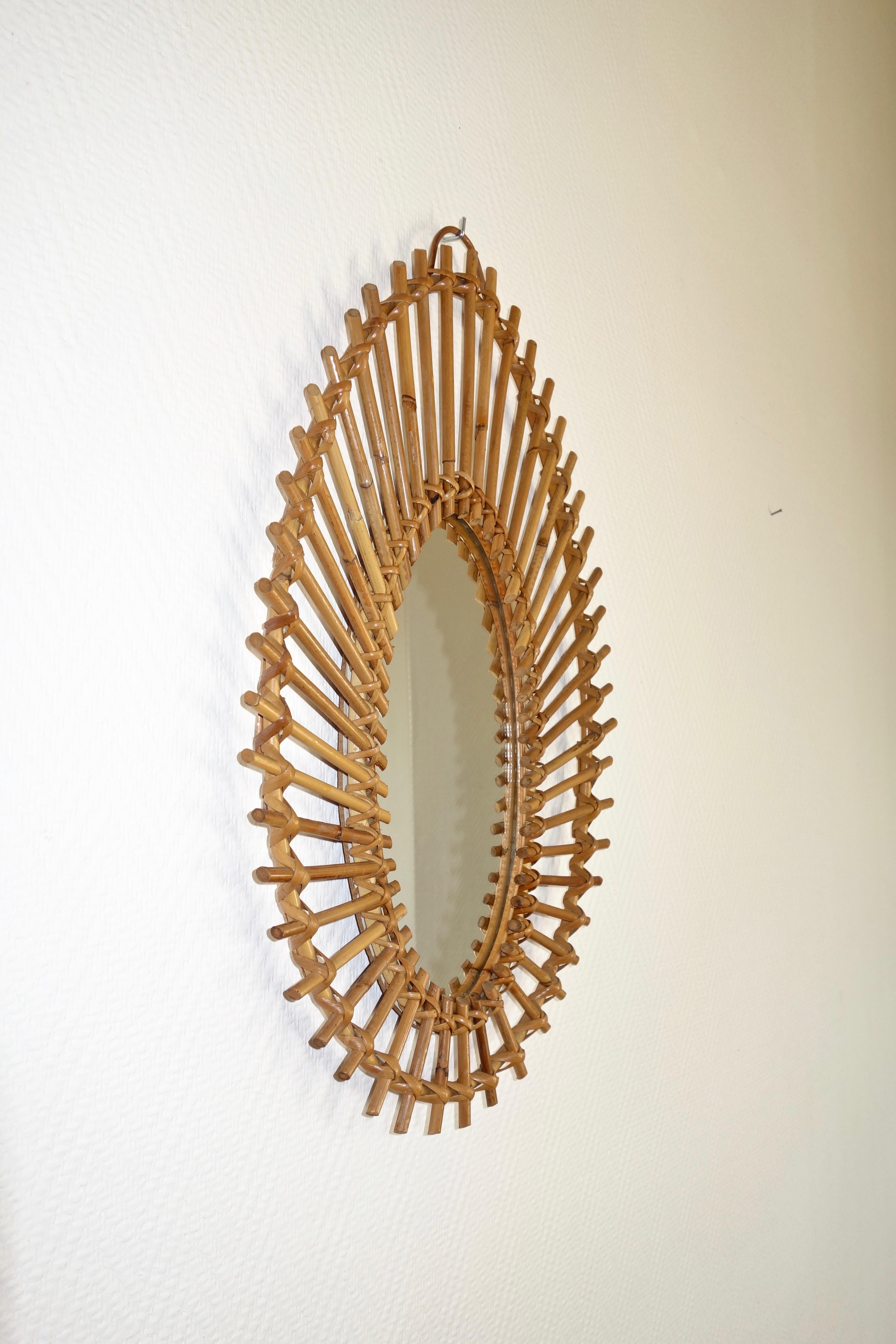 French Rattan Sunburst Mirror, 1960s In Good Condition In BEAUNE, FR