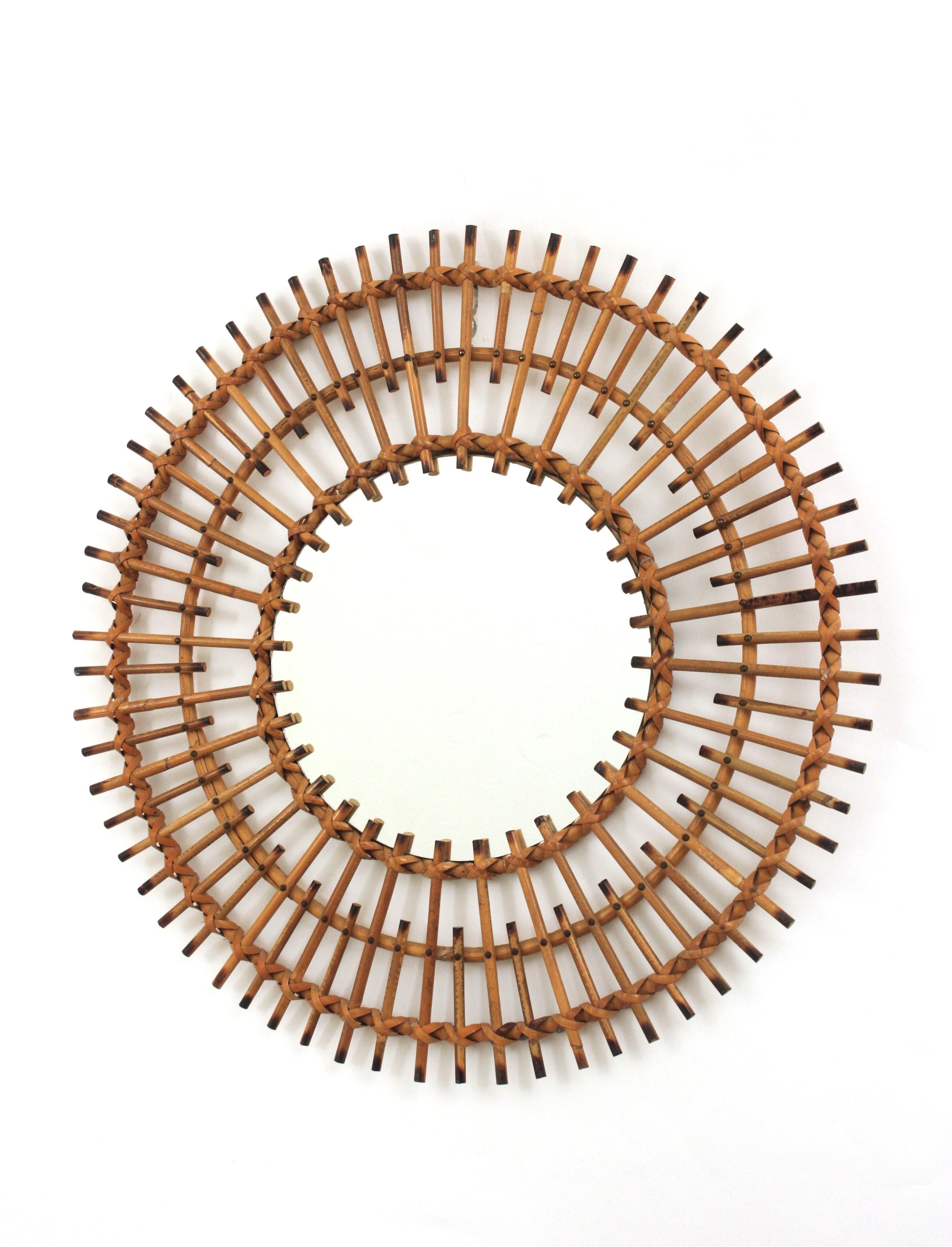 Specchio francese in rattan Sunburst con cornice a doppio strato in vendita 2