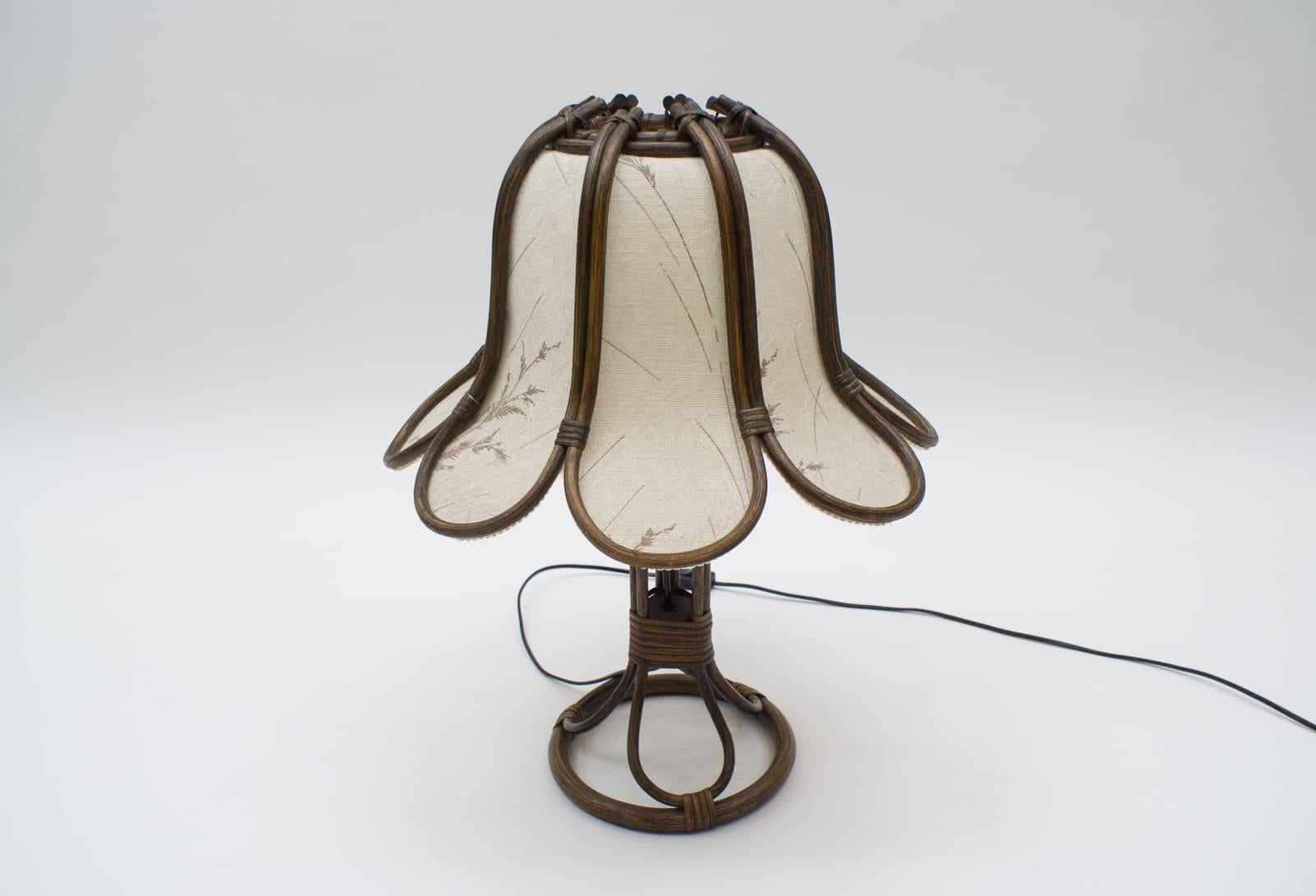 Mid-Century Modern Lampe de table française en rotin, années 1960 en vente