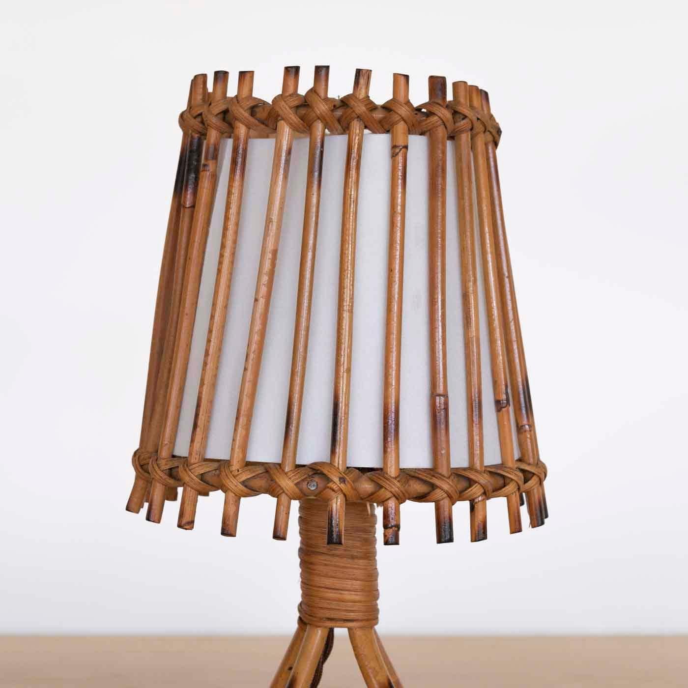 Lampe à poser en rotin en vente 1
