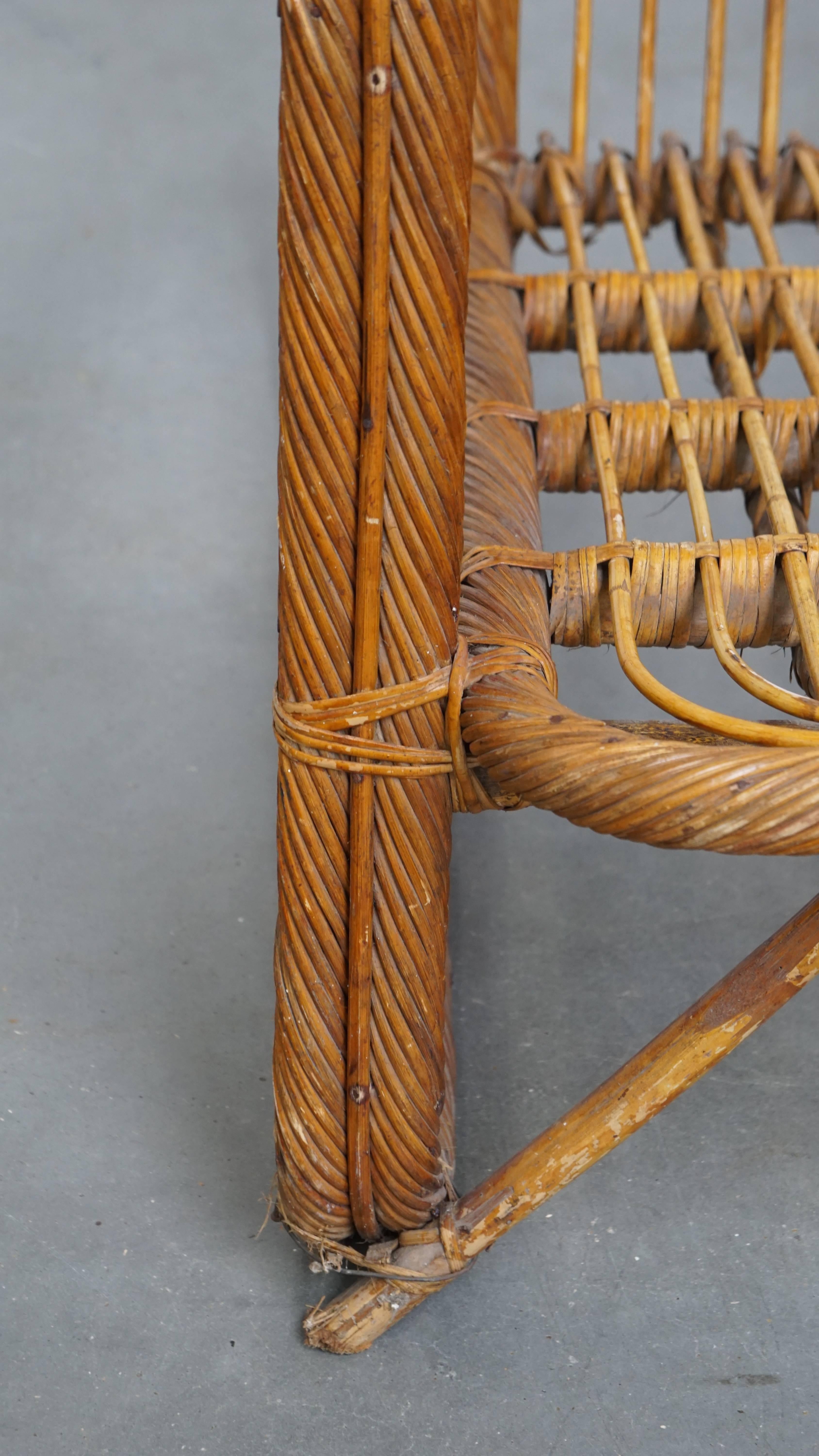 French Rattan Vintage Design Armchair from the 1950s For Sale 4