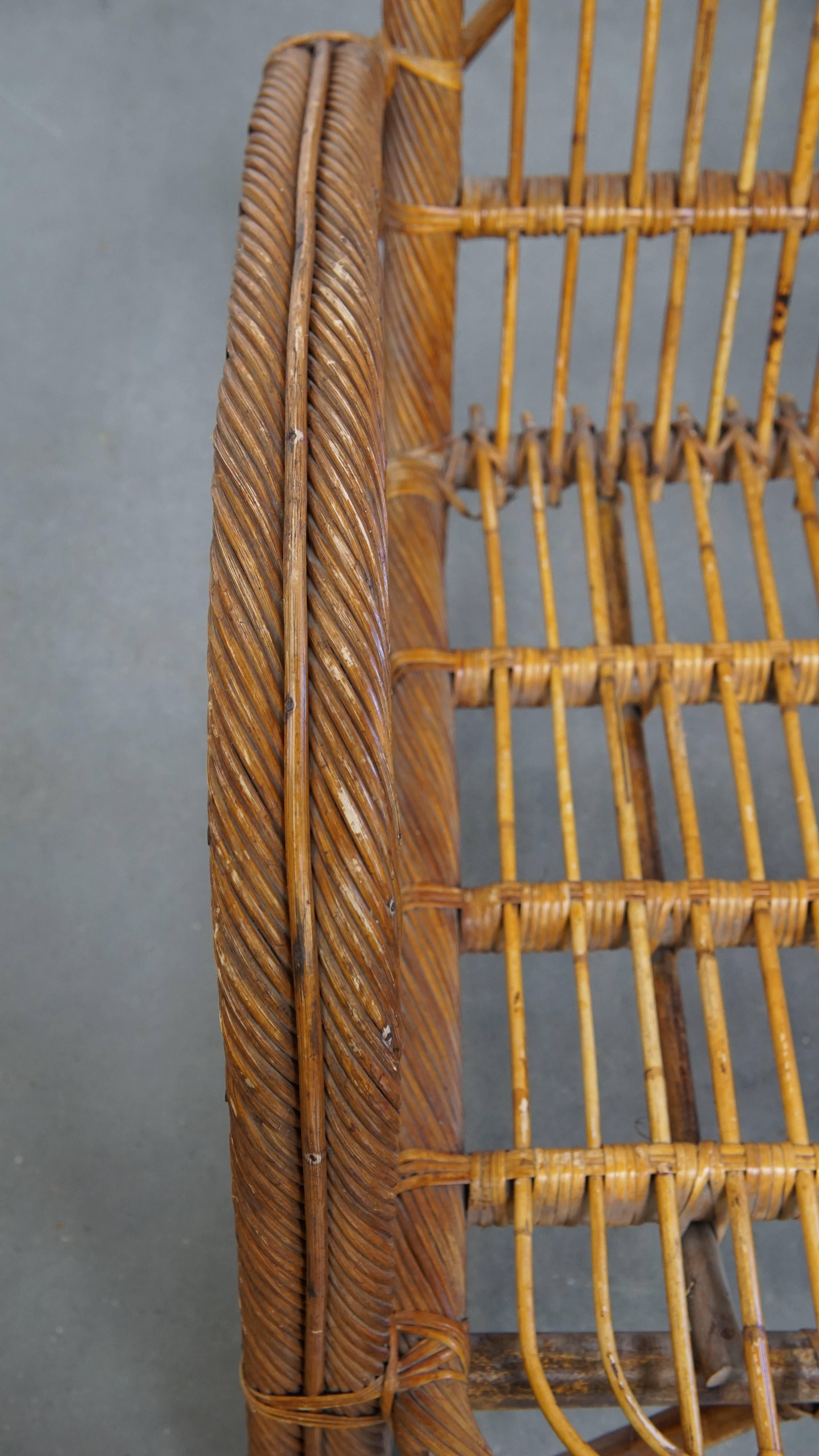 French Rattan Vintage Design Armchair from the 1950s For Sale 1