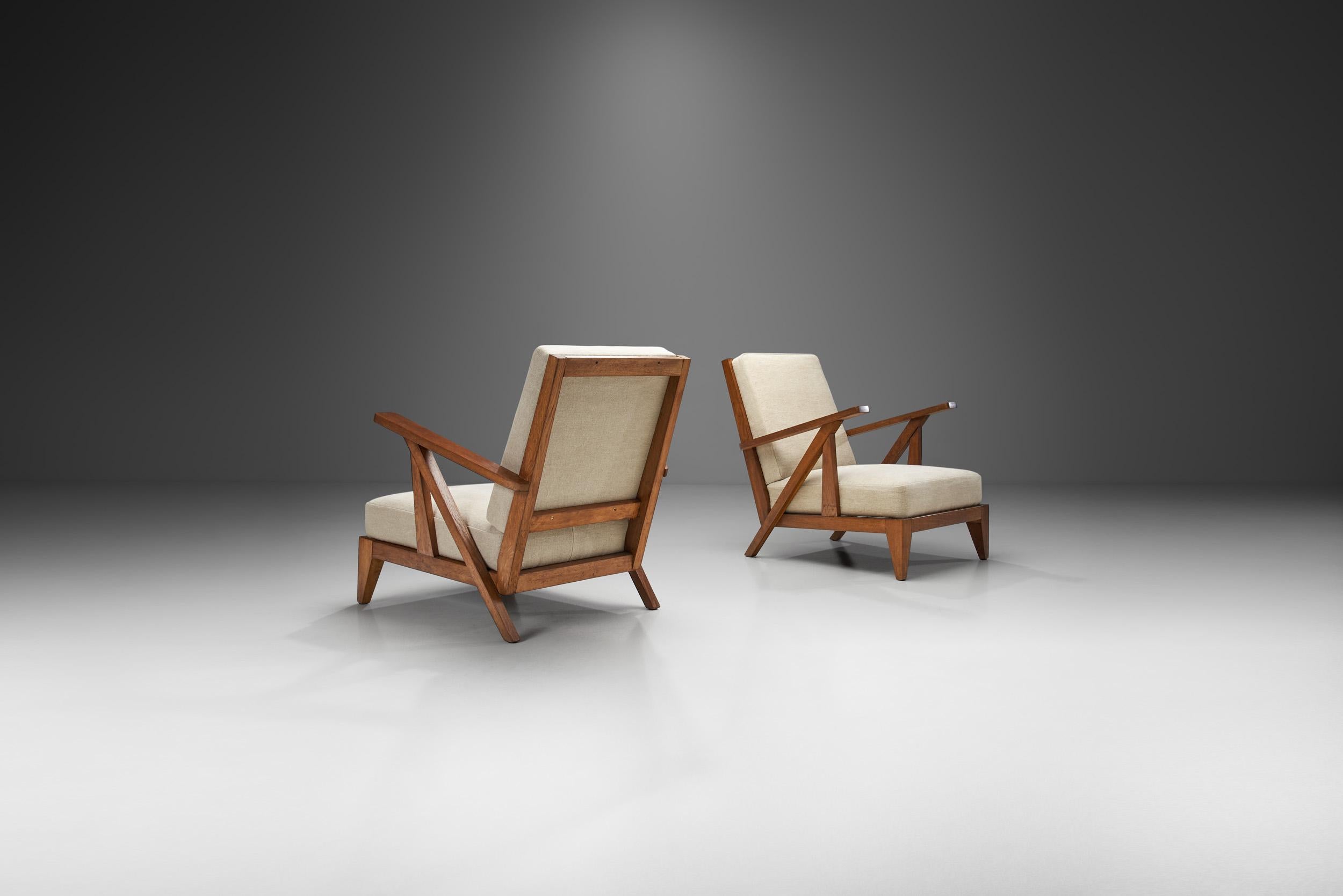 French Reconsructivist Oak Lounge Chairs, France 1950s In Good Condition In Utrecht, NL