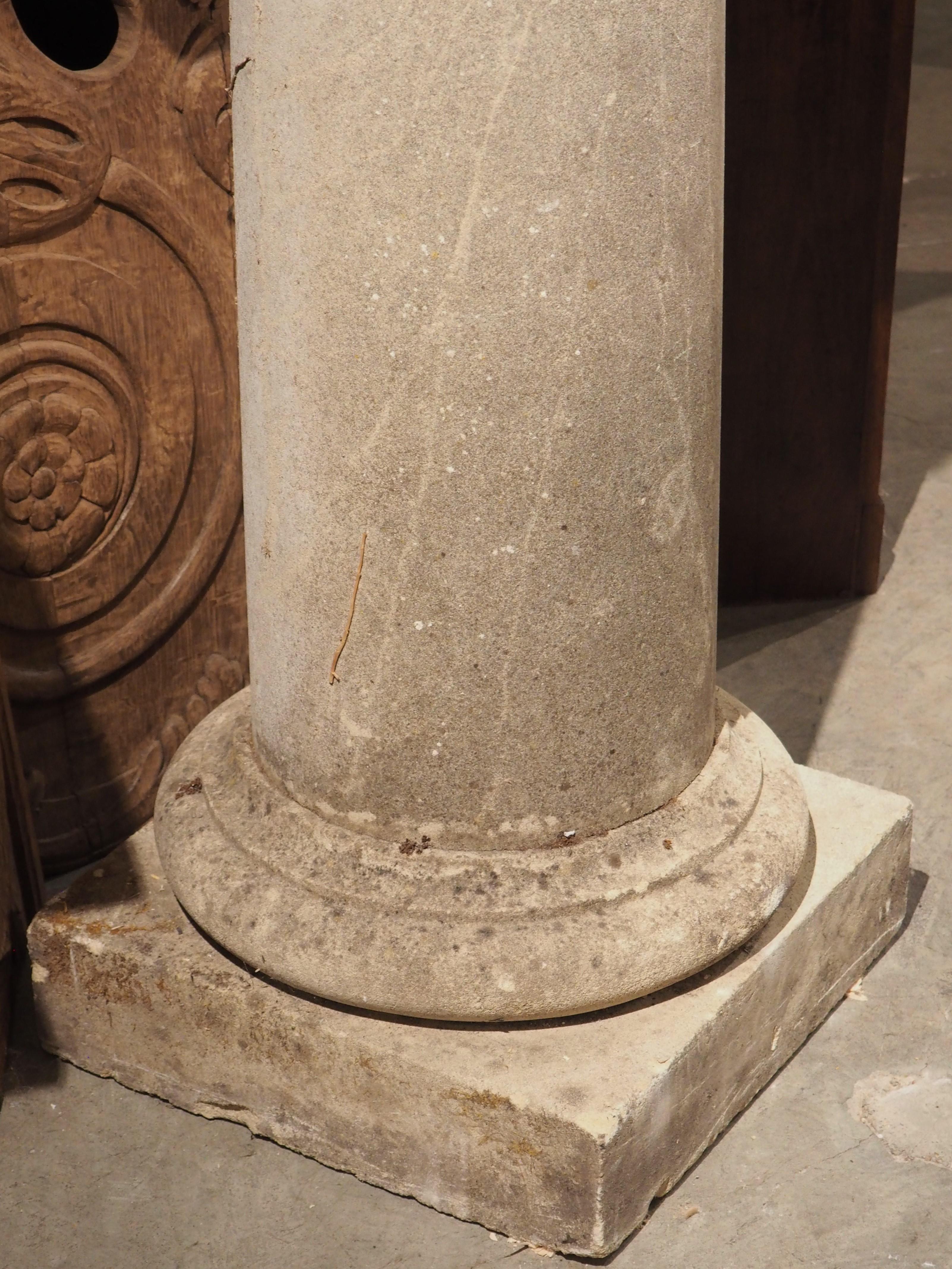 Französische reconstituierte Steinstatue des griechischen Gottes Pan, aus Vincennes, ca. 1950er Jahre im Zustand „Gut“ im Angebot in Dallas, TX