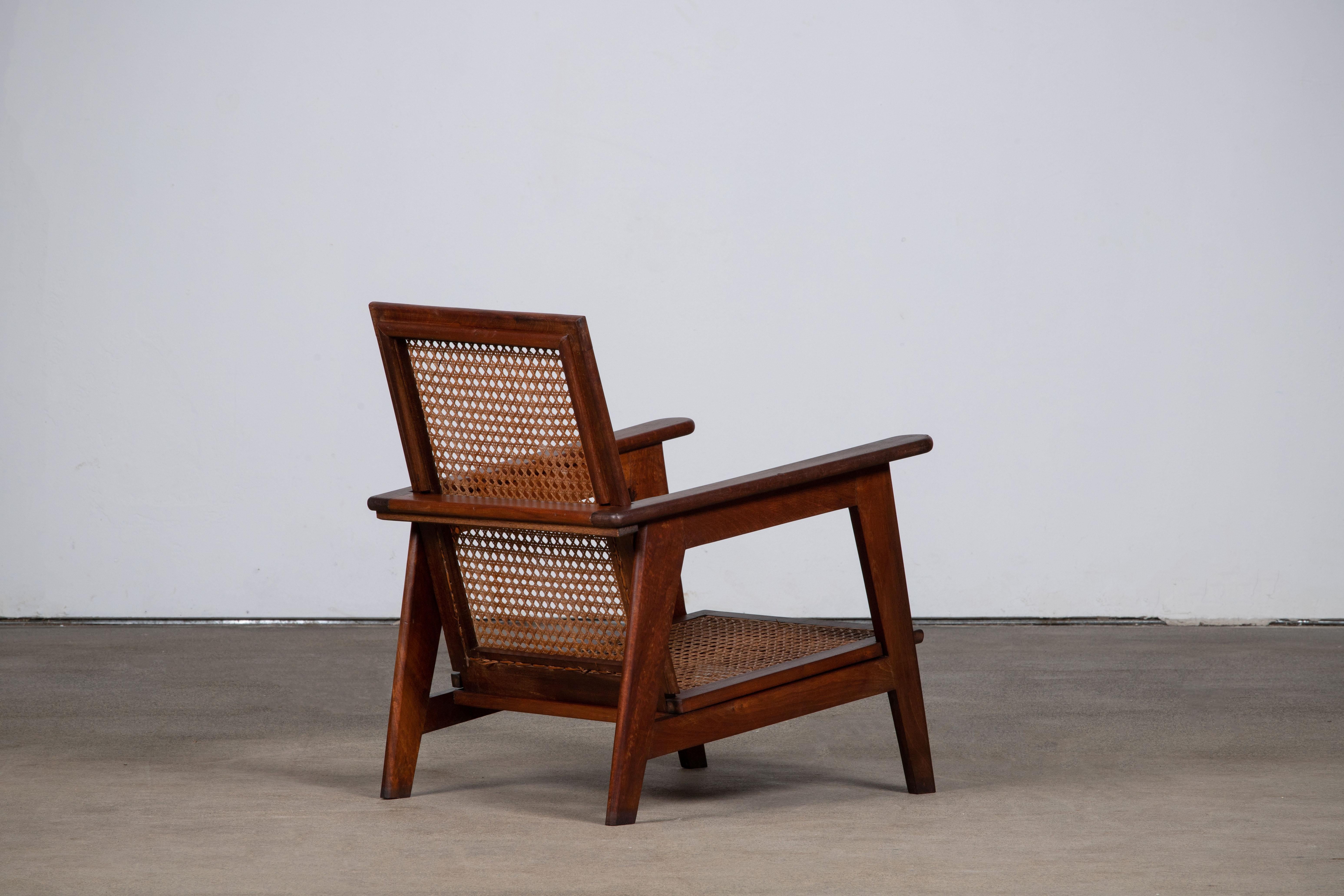 French Reconstruction Armchair, 1940, in Style of Pierre Jeanneret For Sale 1
