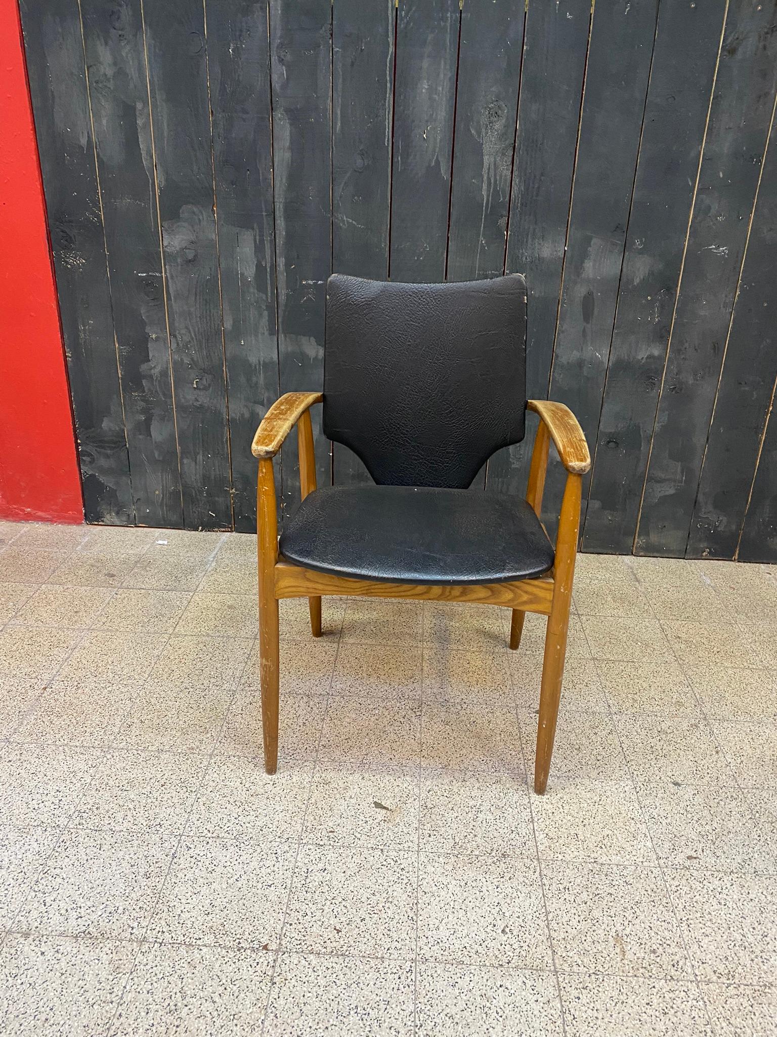 French reconstruction armchair in Scandinavian style, circa 1960
patina and coating to redo.