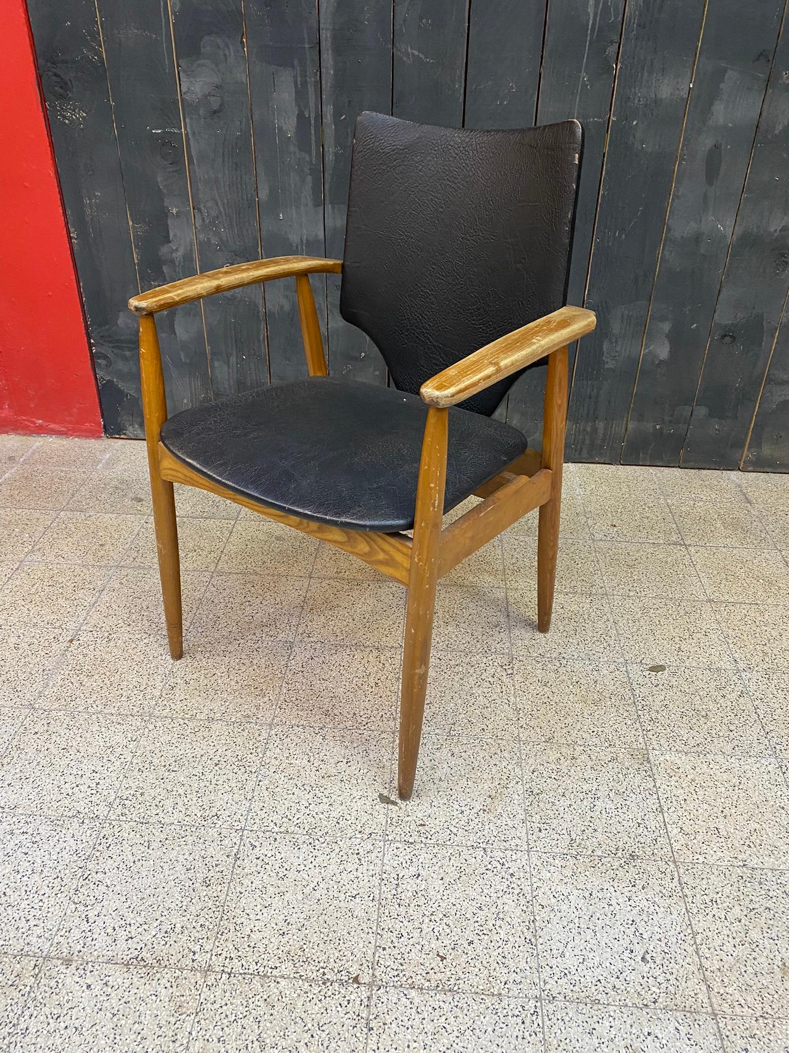 French Reconstruction Armchair in Scandinavian Style, circa 1960 In Fair Condition For Sale In Saint-Ouen, FR