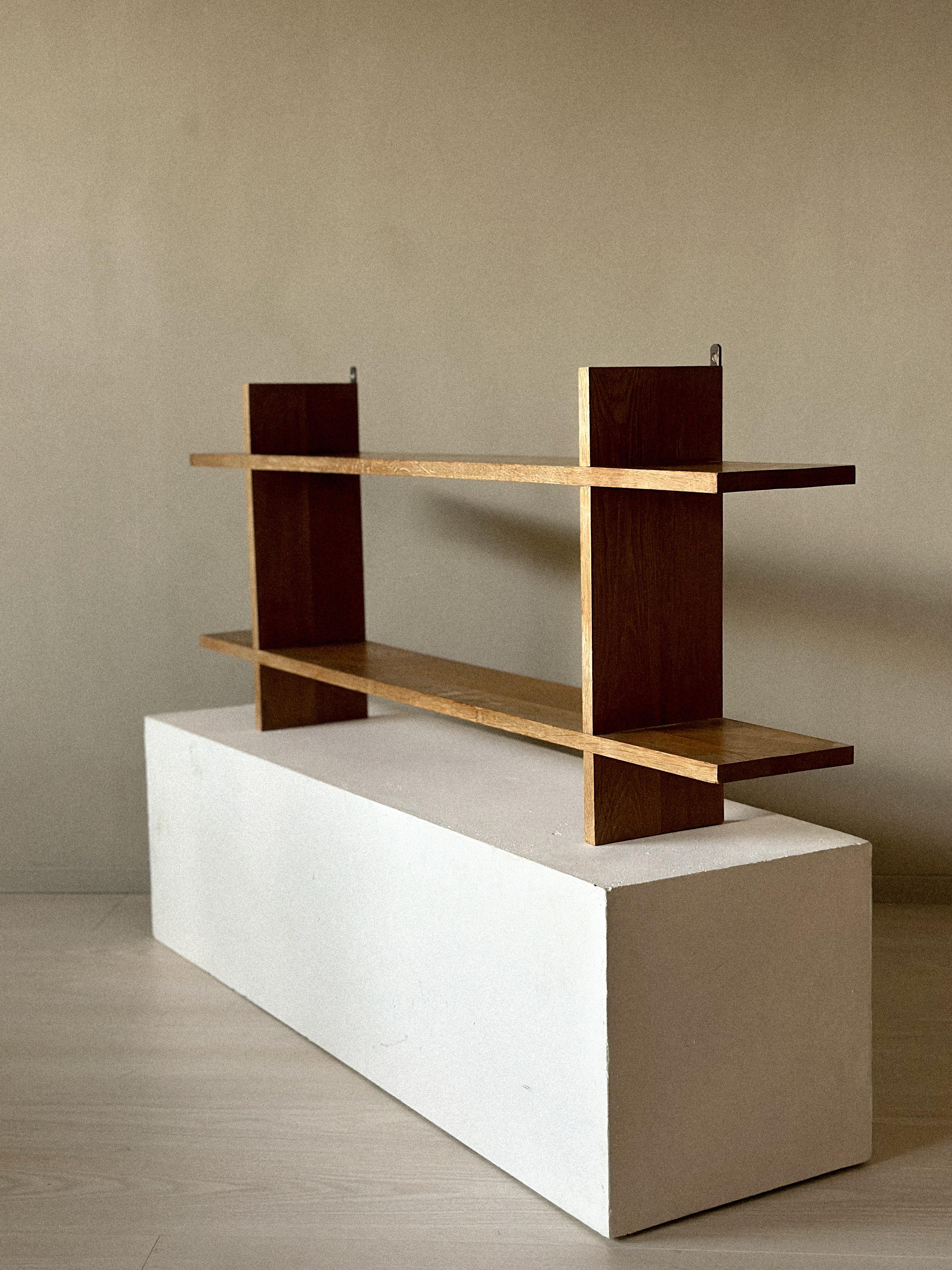 French Reconstruction Era Oak Wall Shelf, France, c. 1950s In Good Condition For Sale In Hønefoss, 30