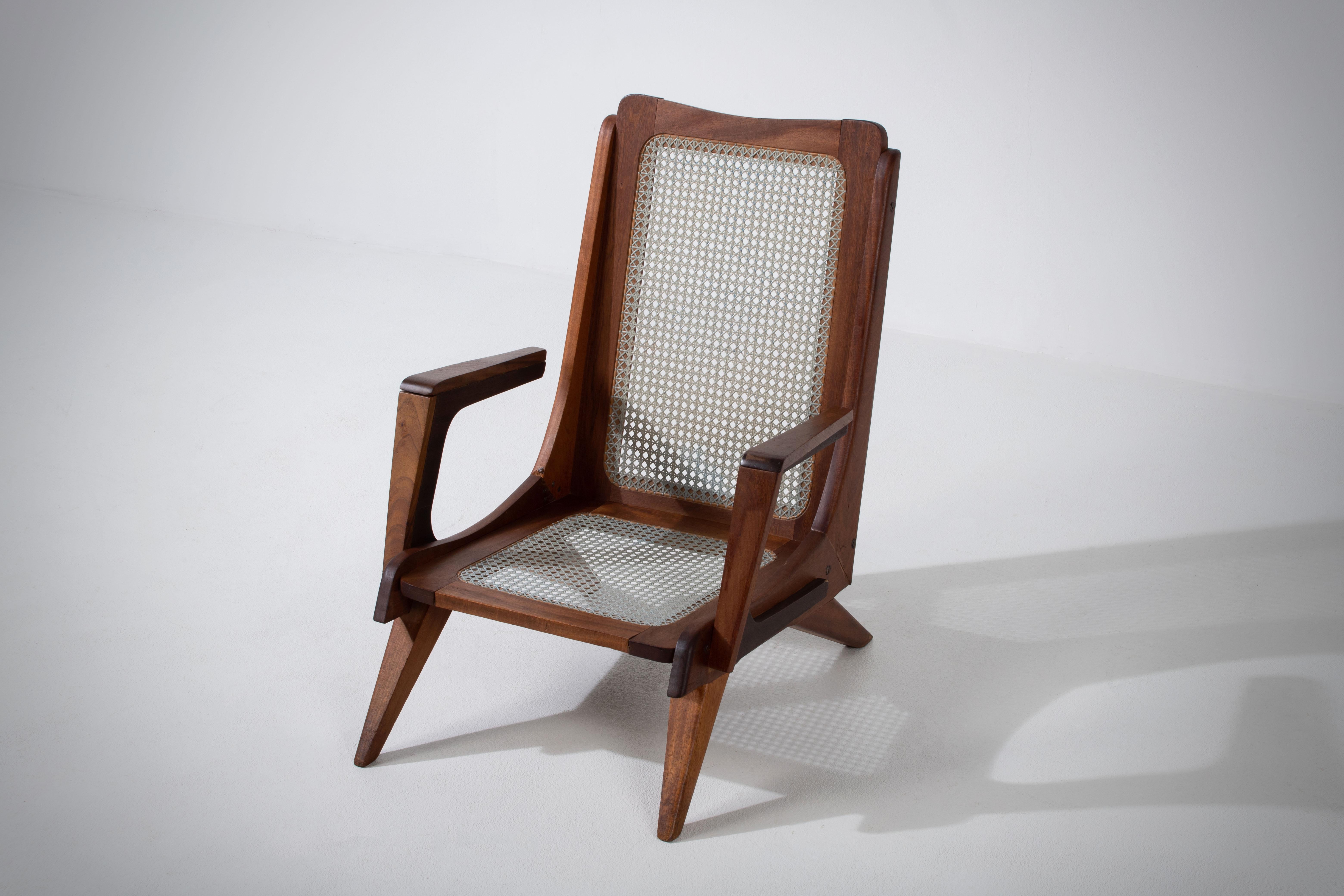 French Reconstruction Lounge Chair In Good Condition For Sale In Wiesbaden, DE